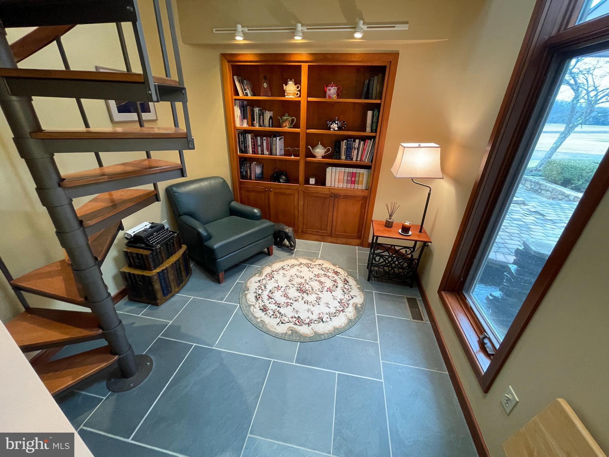 ELEPHANT - Residential