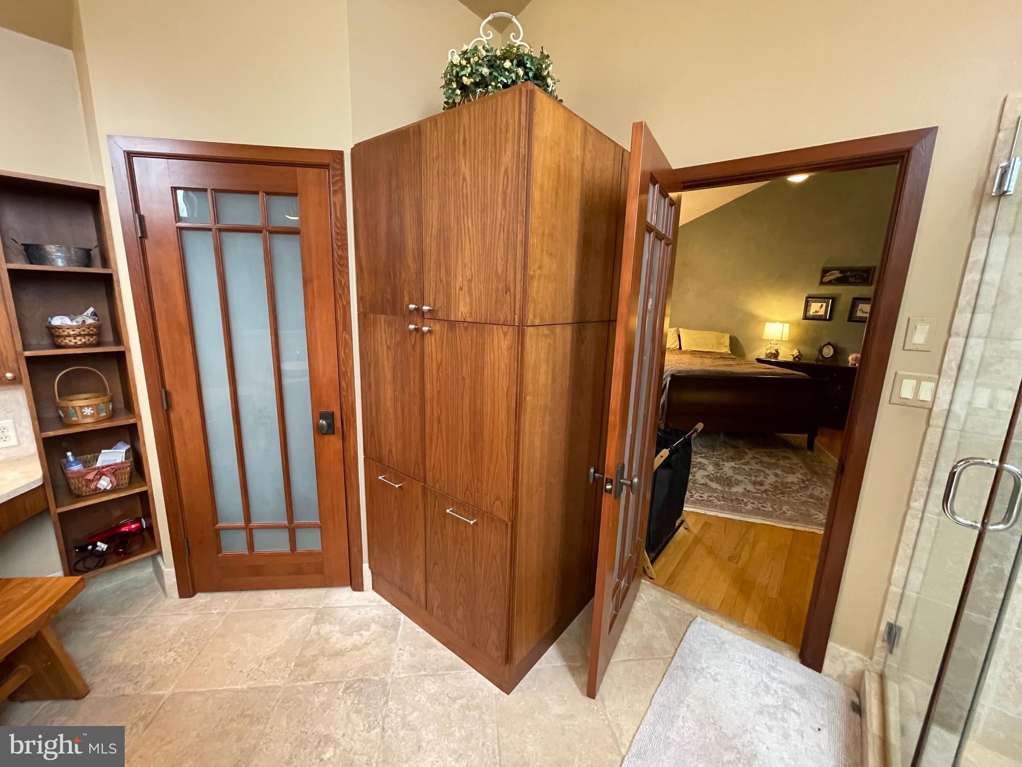 ELEPHANT - Residential