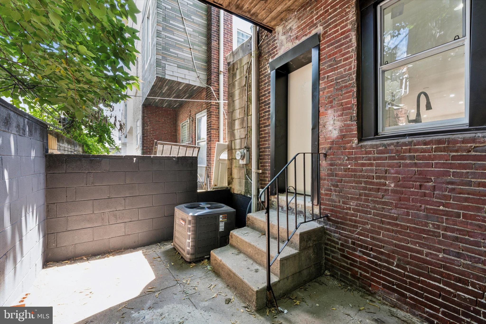 POINT BREEZE - Residential