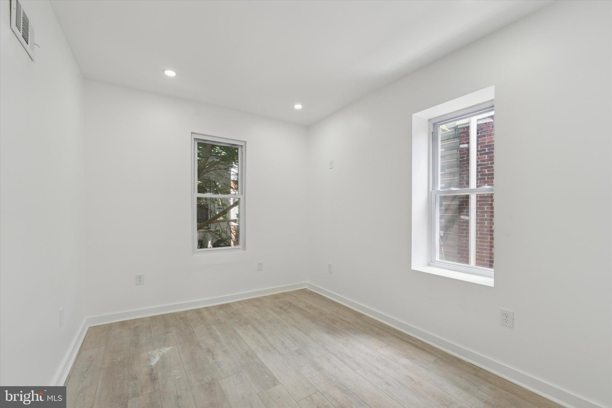 POINT BREEZE - Residential