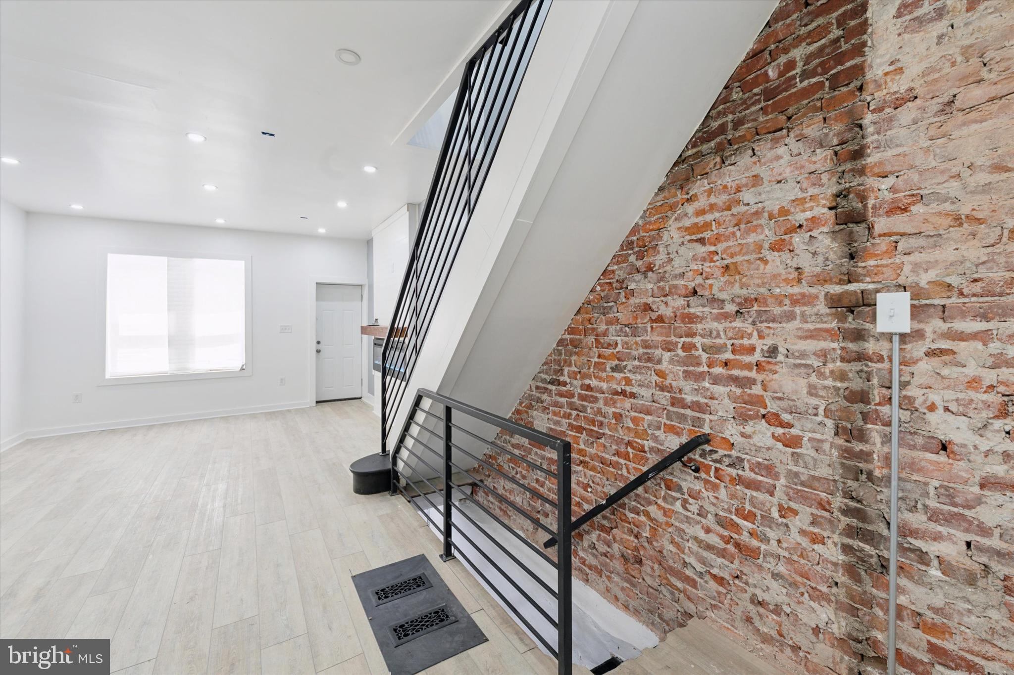 POINT BREEZE - Residential