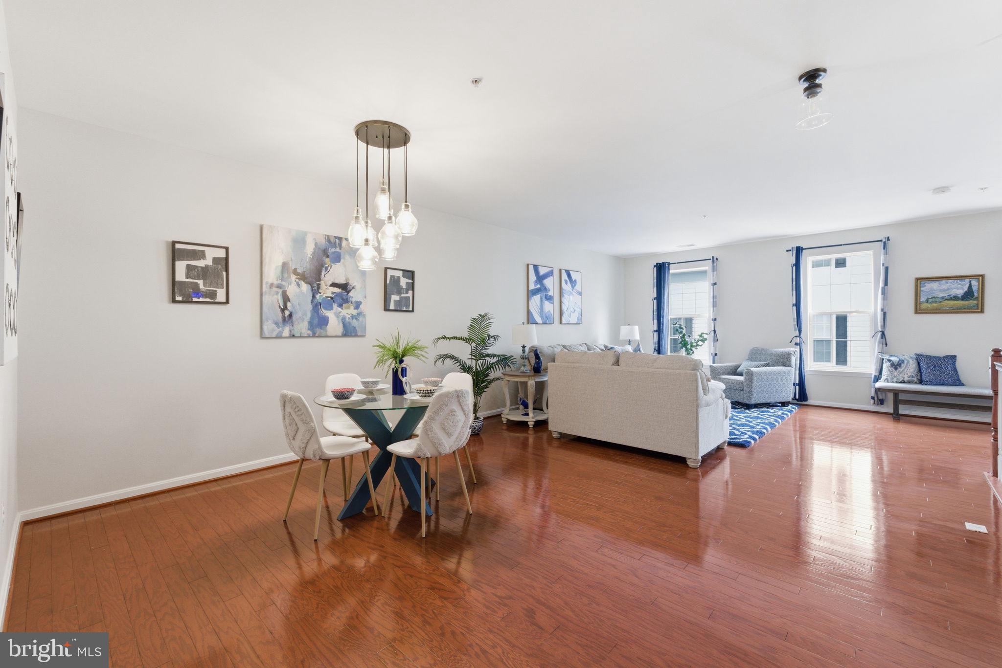 LEE SQUARE - Residential