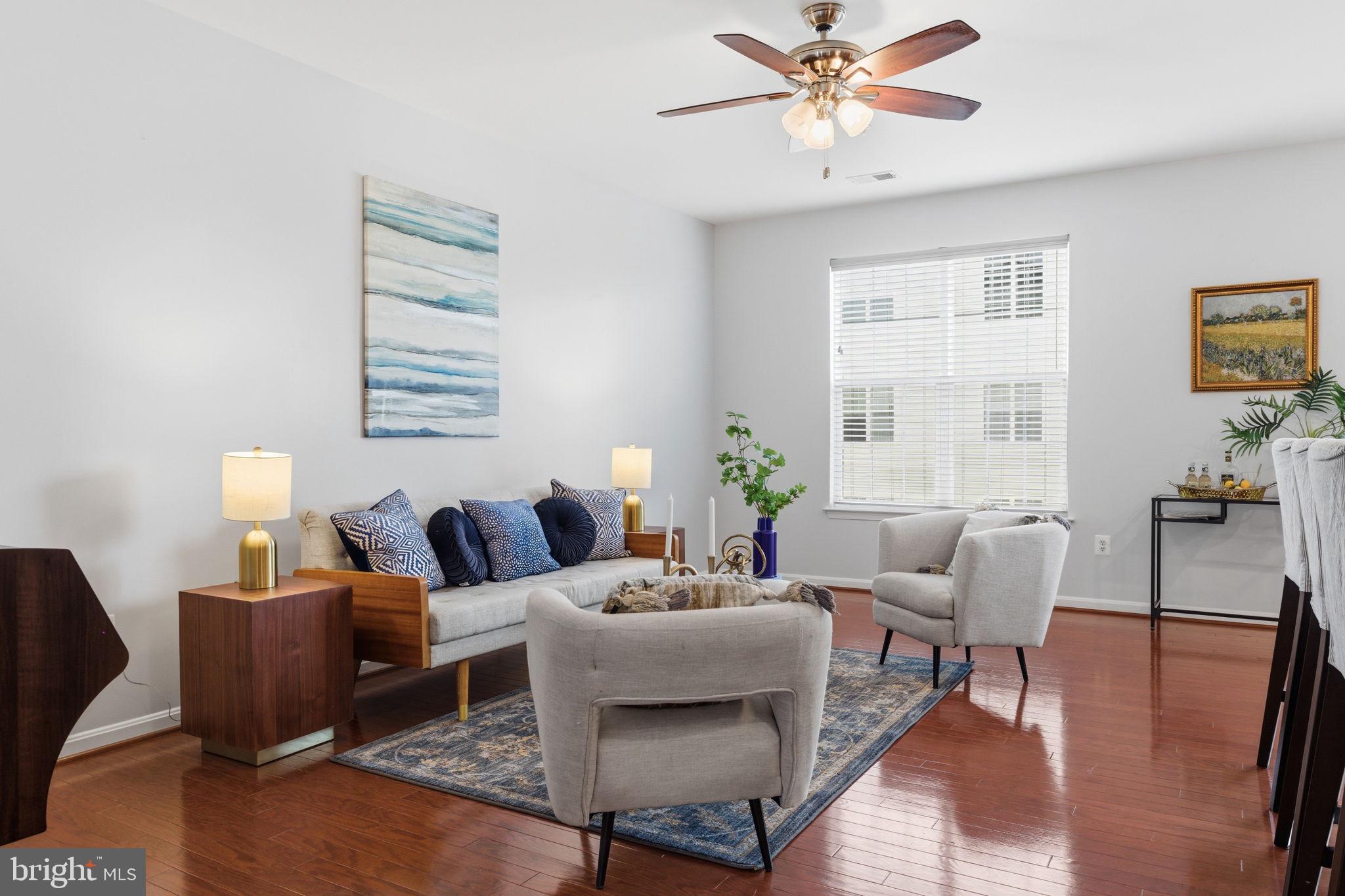 LEE SQUARE - Residential