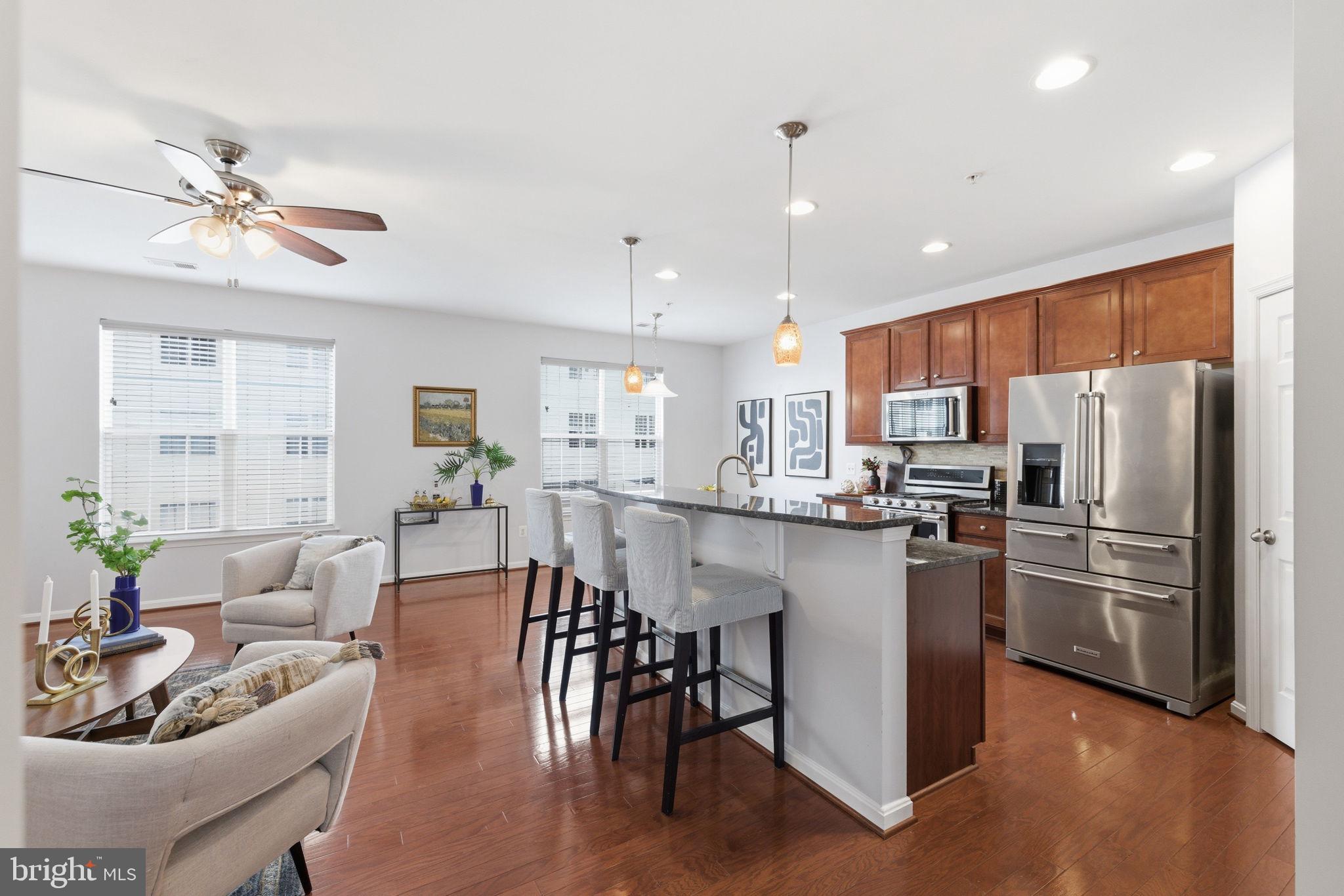 LEE SQUARE - Residential