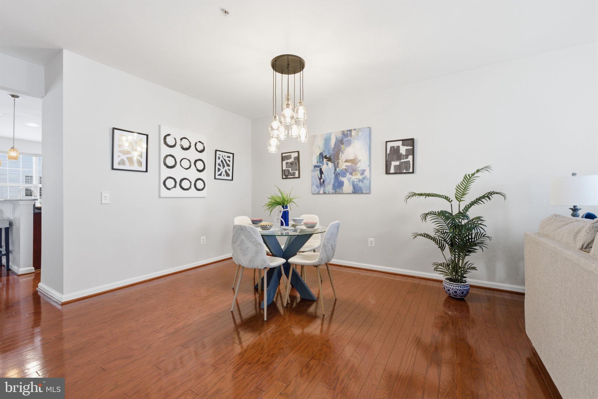 LEE SQUARE - Residential