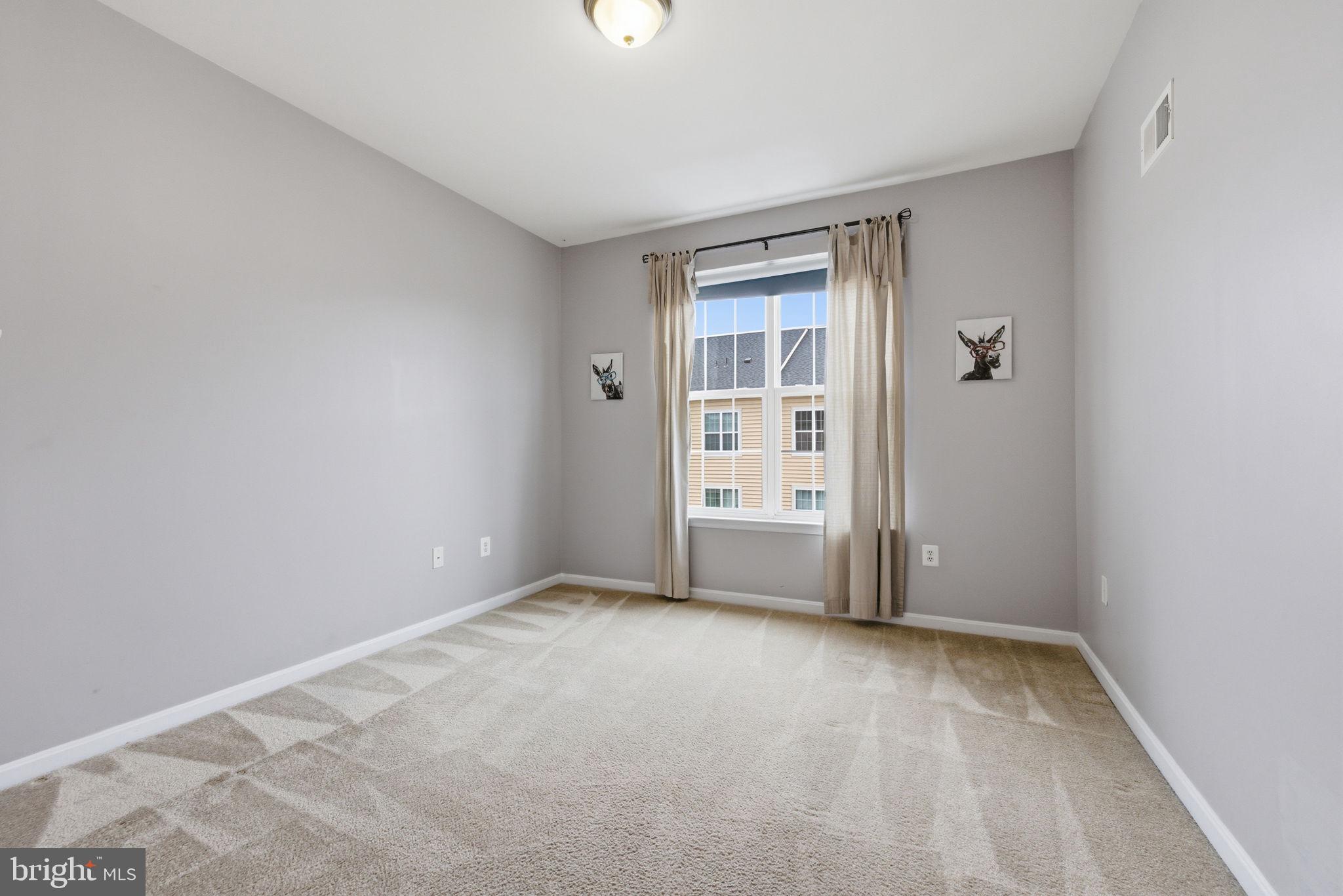 LEE SQUARE - Residential