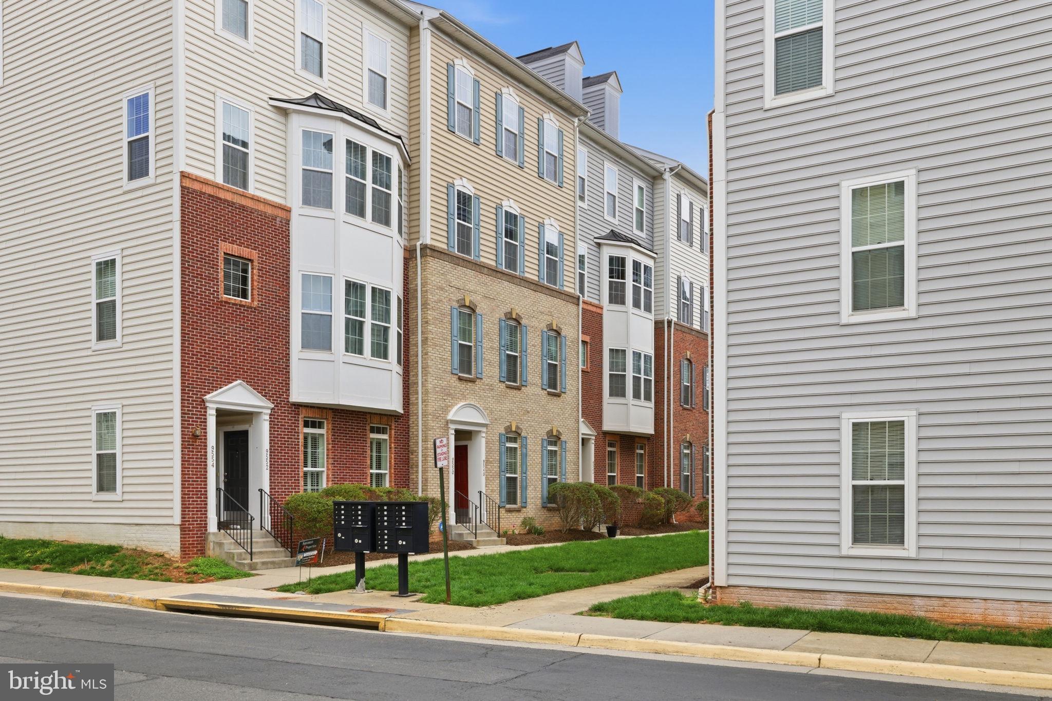 LEE SQUARE - Residential