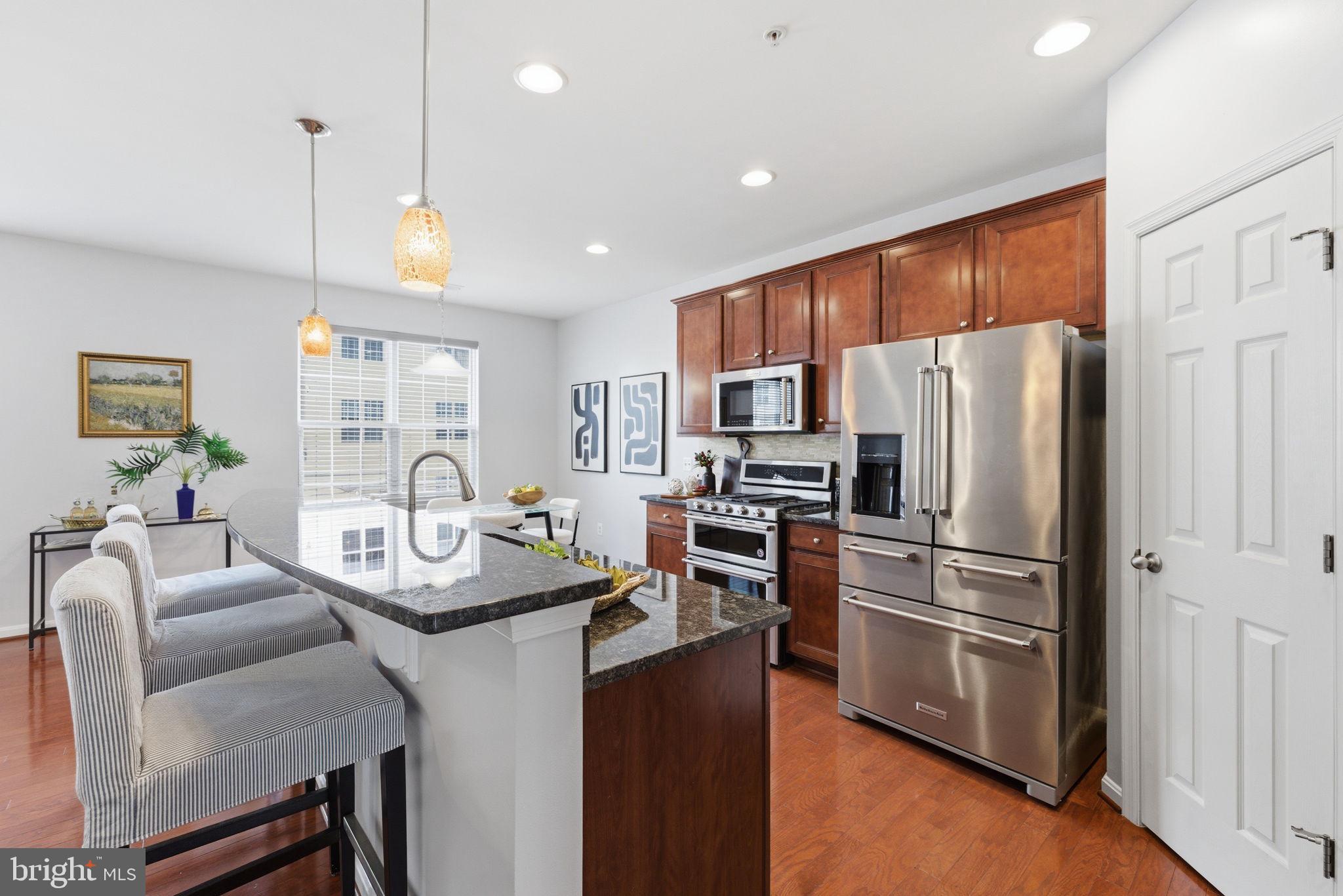 LEE SQUARE - Residential