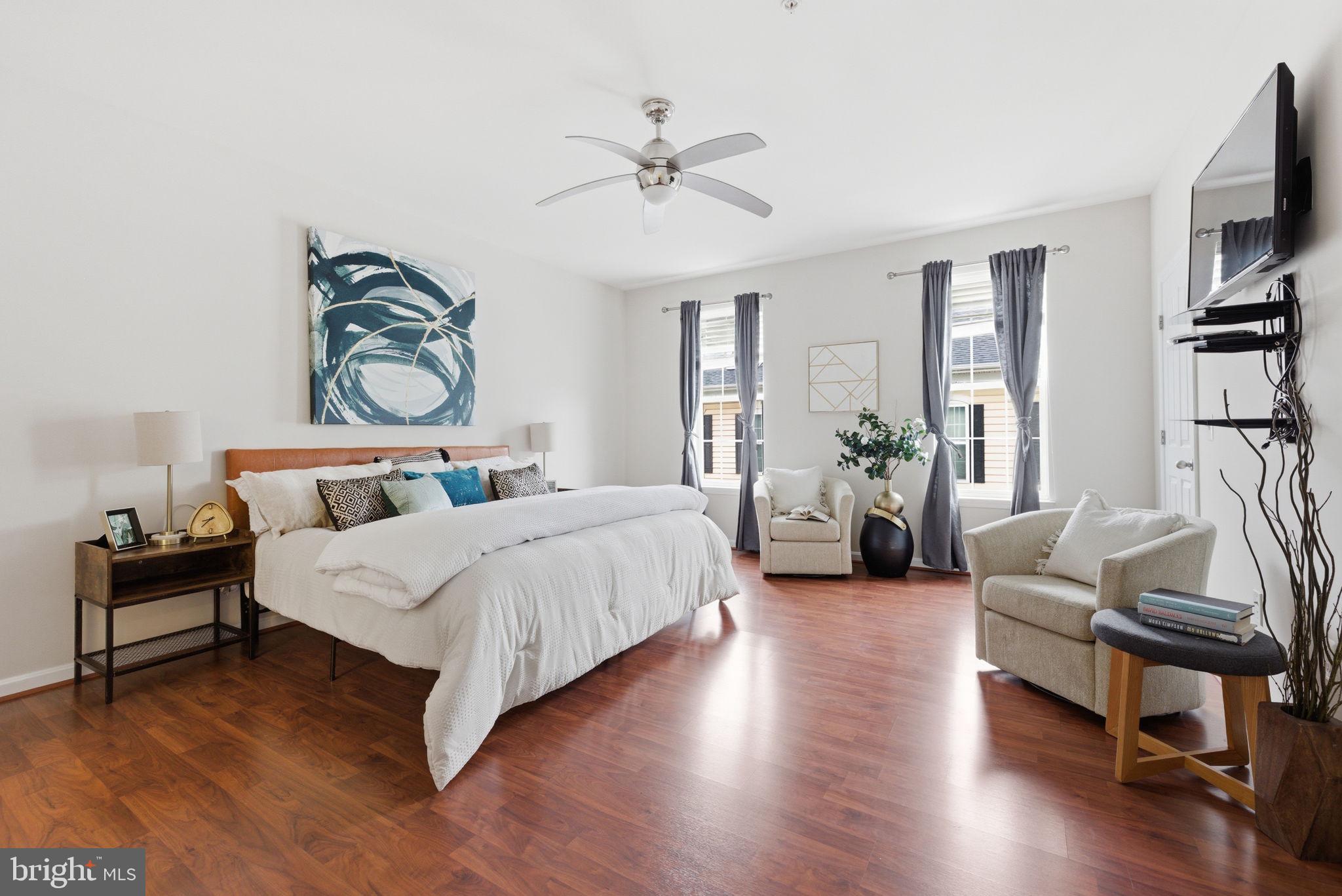 LEE SQUARE - Residential