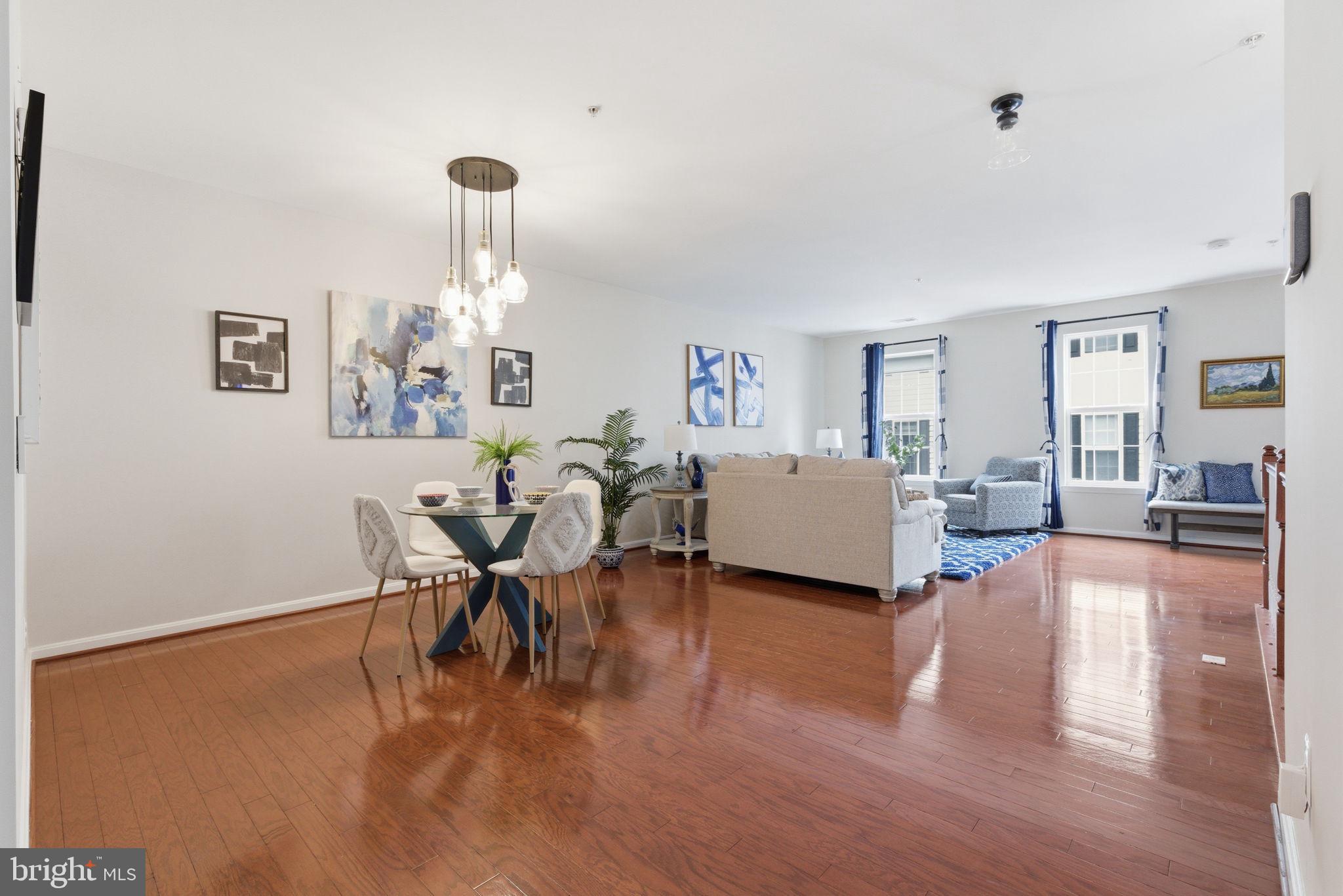 LEE SQUARE - Residential