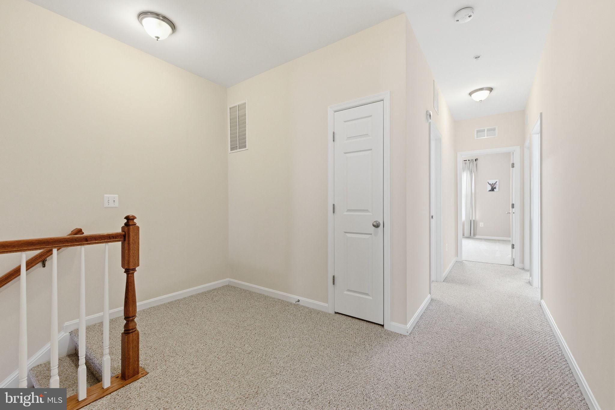 LEE SQUARE - Residential