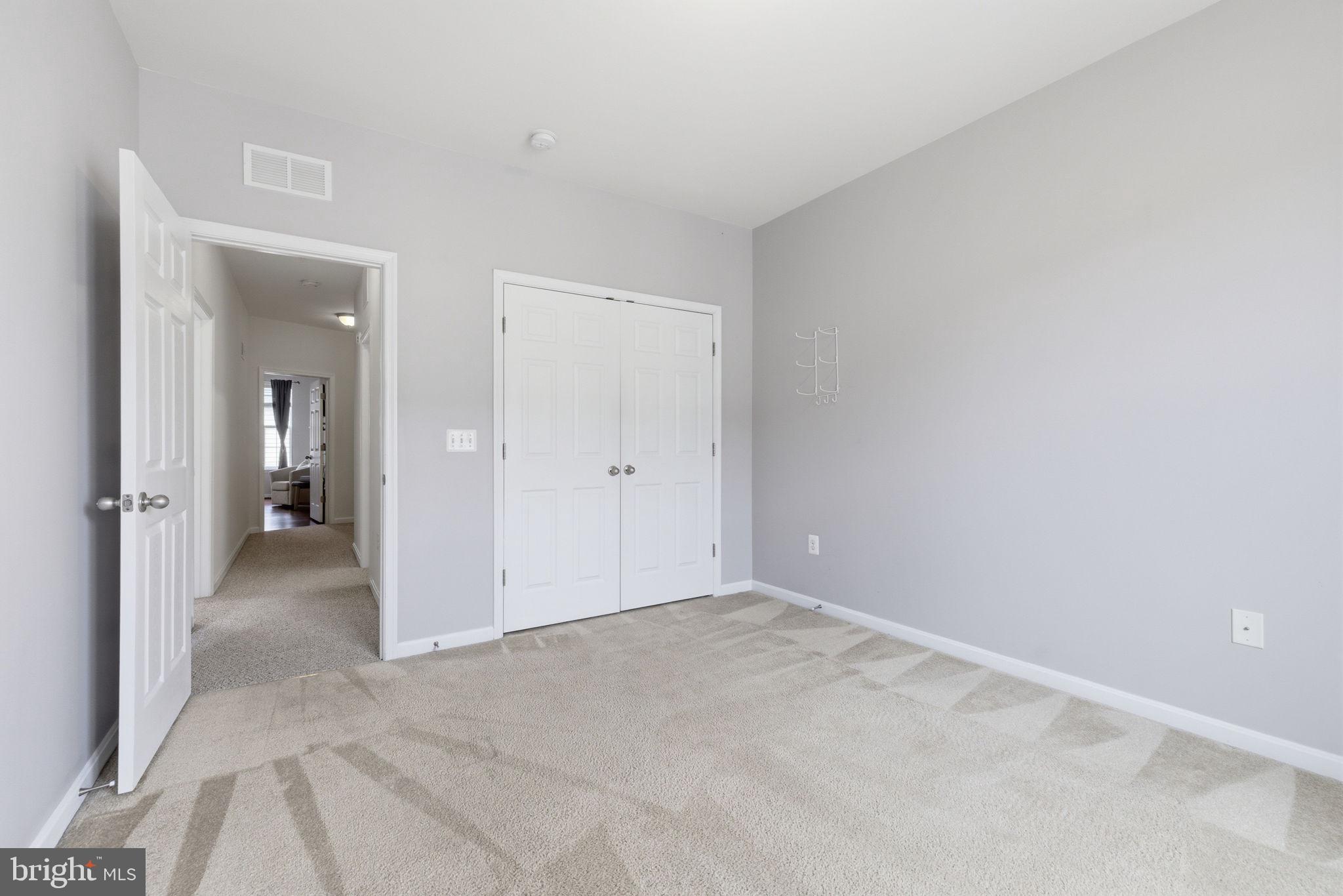 LEE SQUARE - Residential