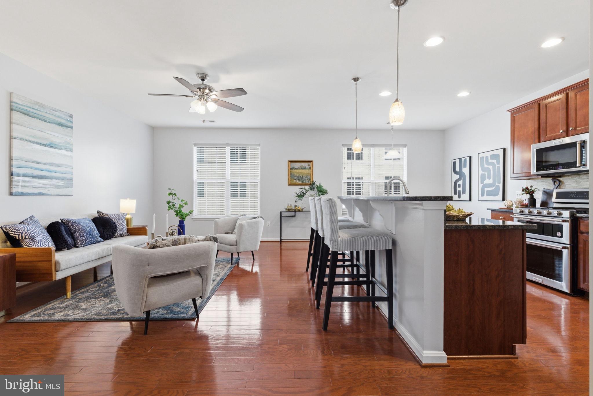 LEE SQUARE - Residential