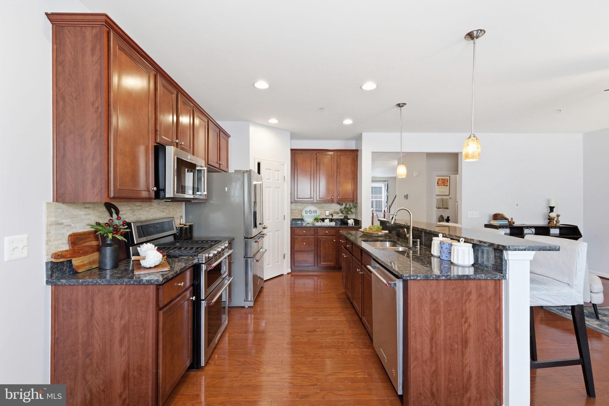 LEE SQUARE - Residential