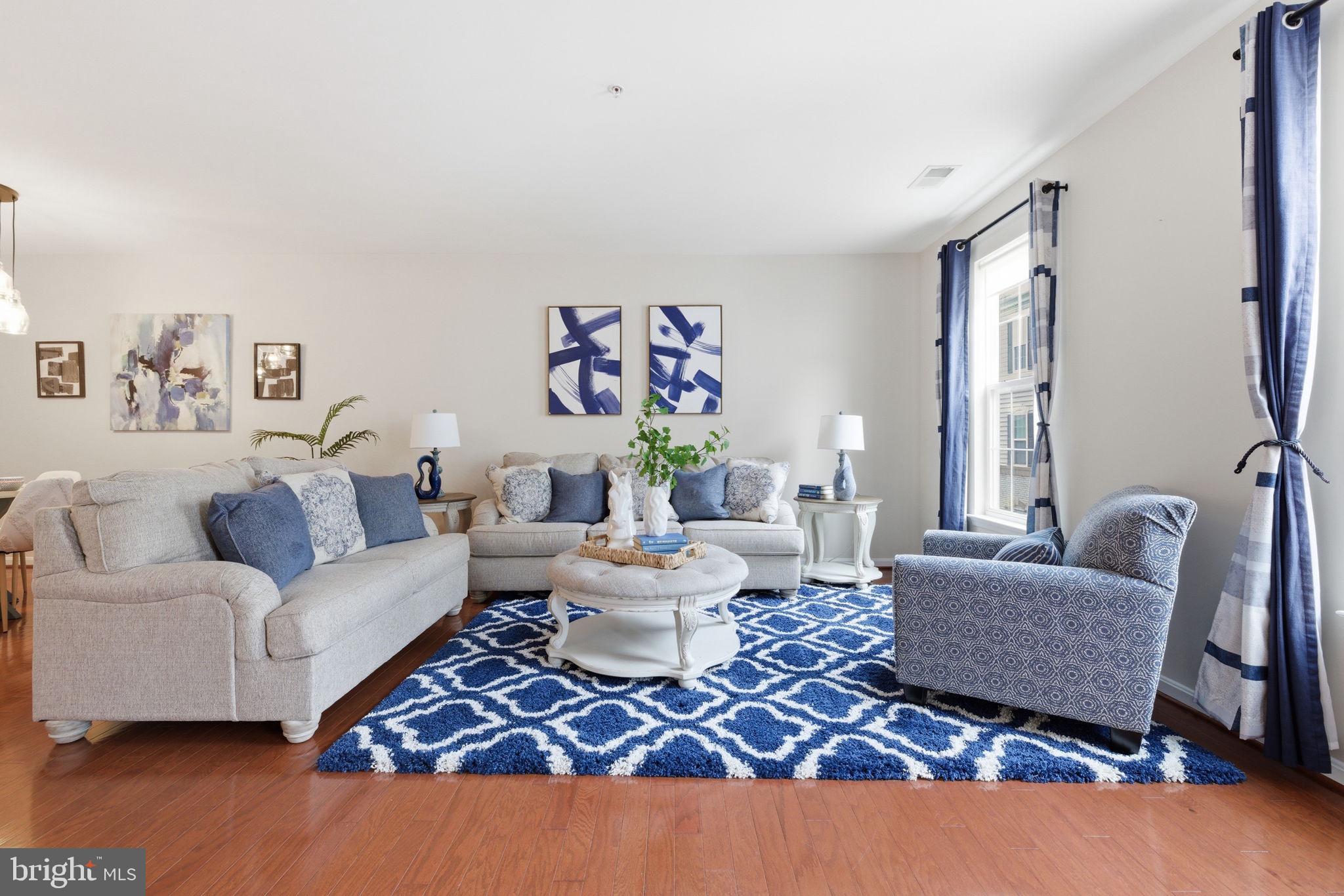 LEE SQUARE - Residential