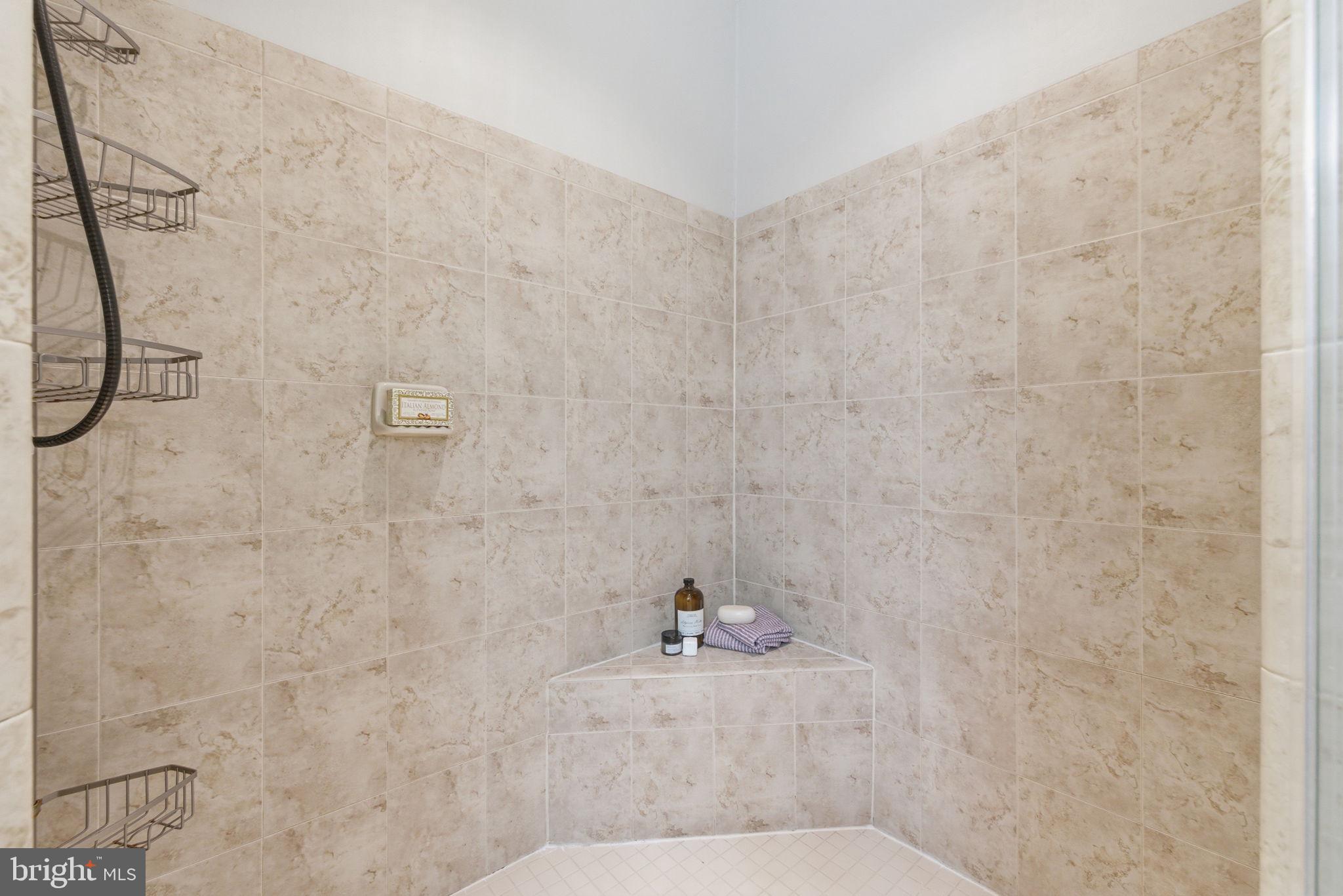 LEE SQUARE - Residential