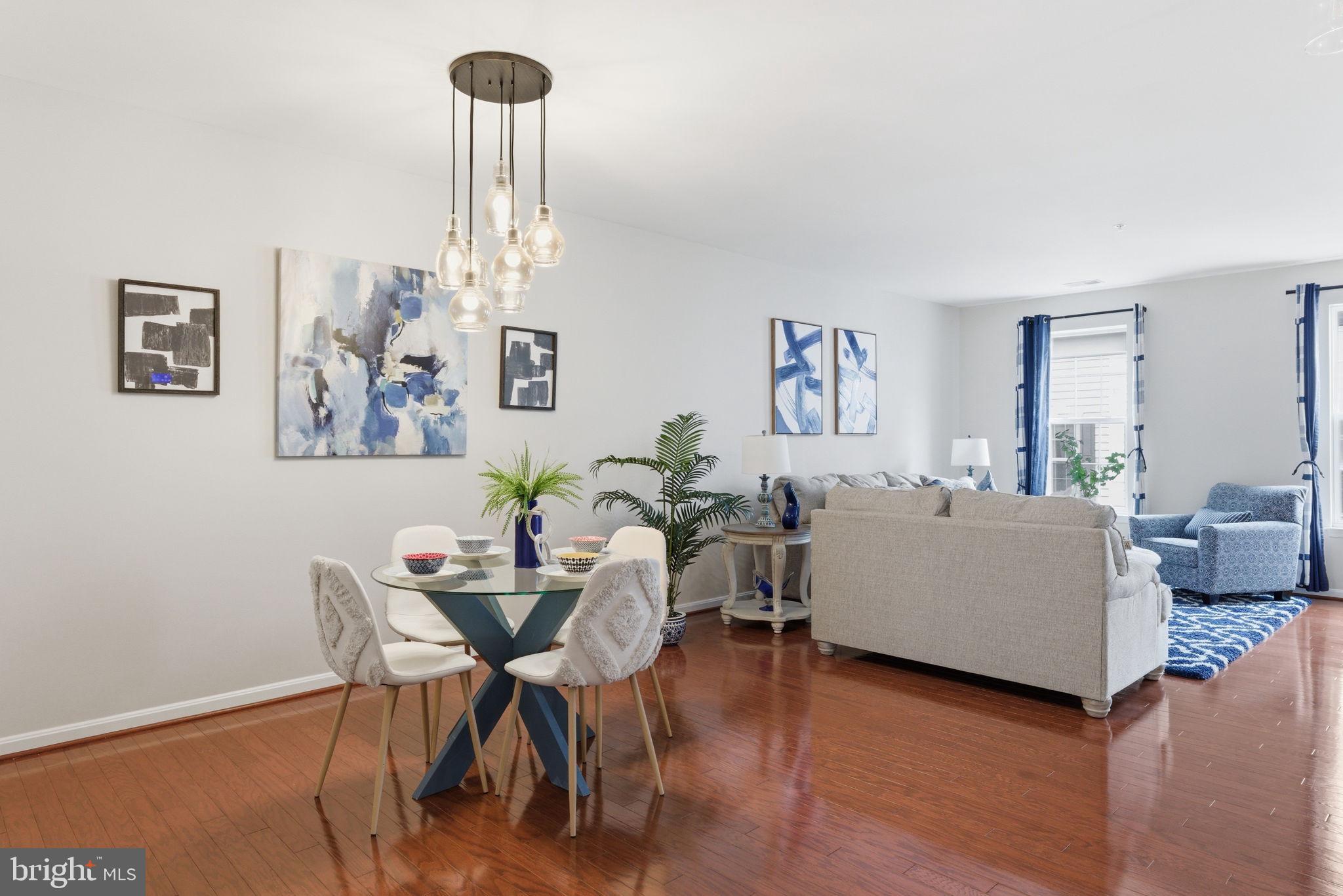 LEE SQUARE - Residential