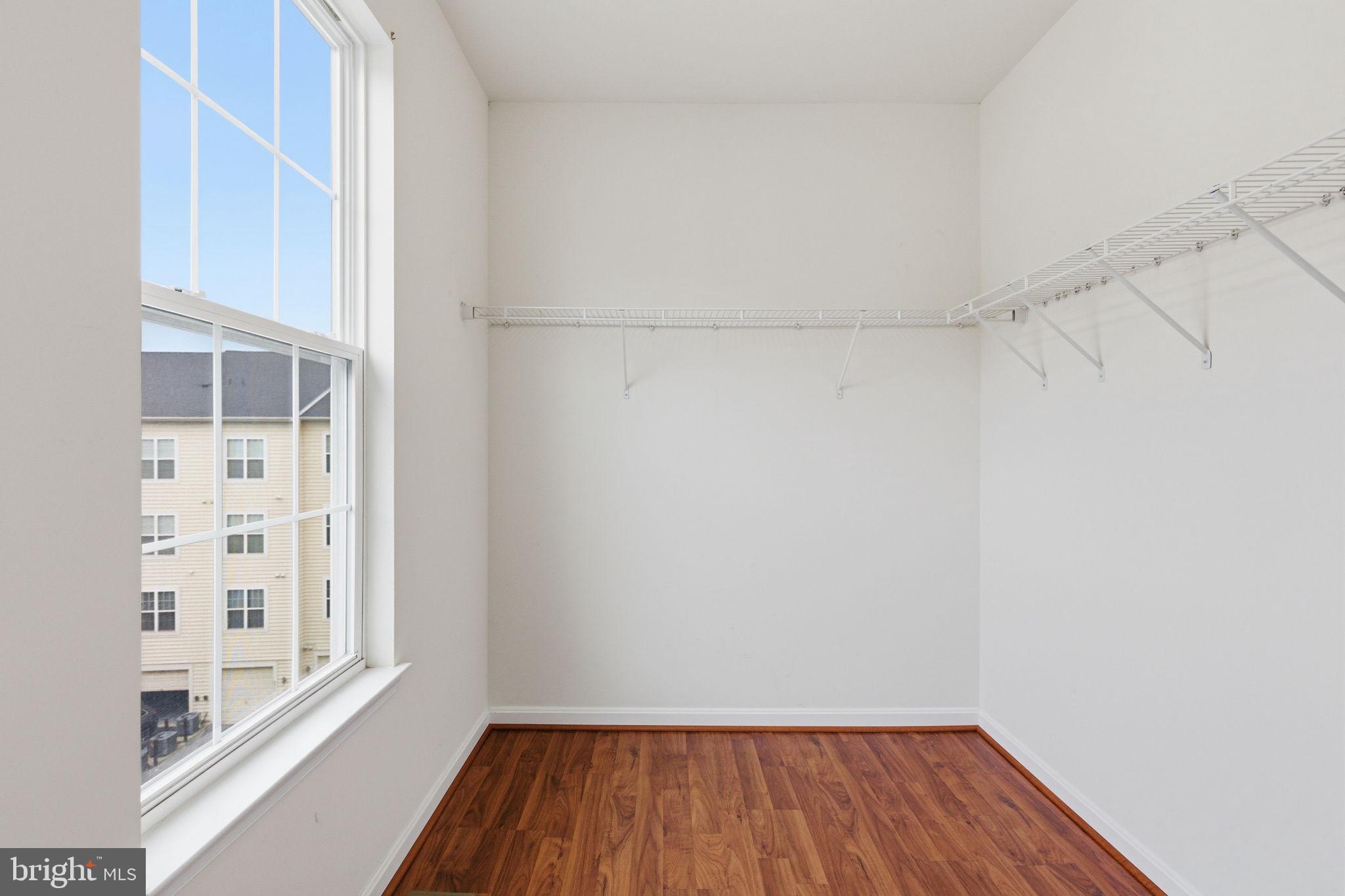 LEE SQUARE - Residential