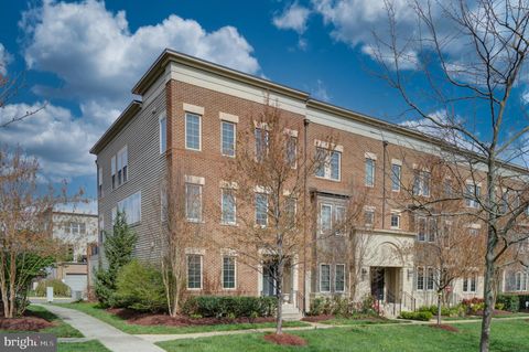 22848 GOLDSBOROUGH TERRACE BRAMBLETON VA 20148