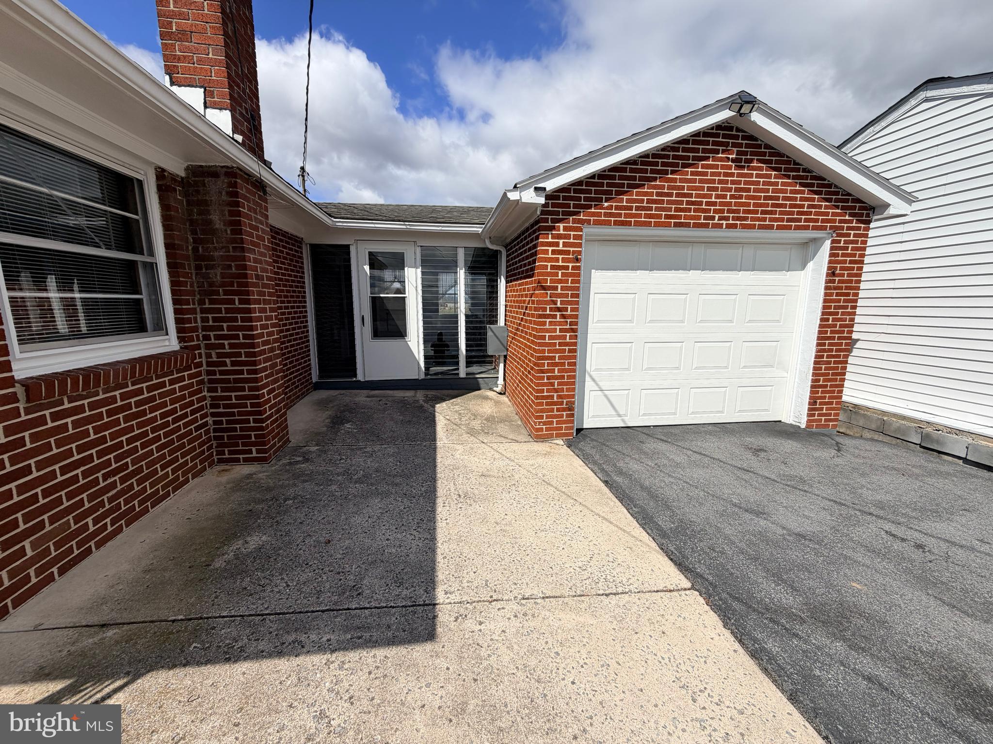 WILLIAMSPORT - Residential