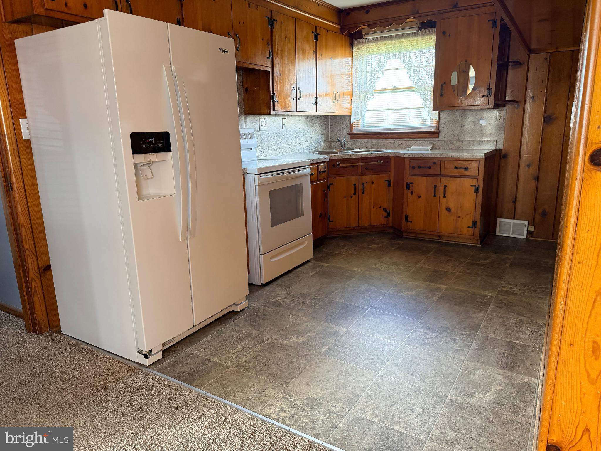 WILLIAMSPORT - Residential