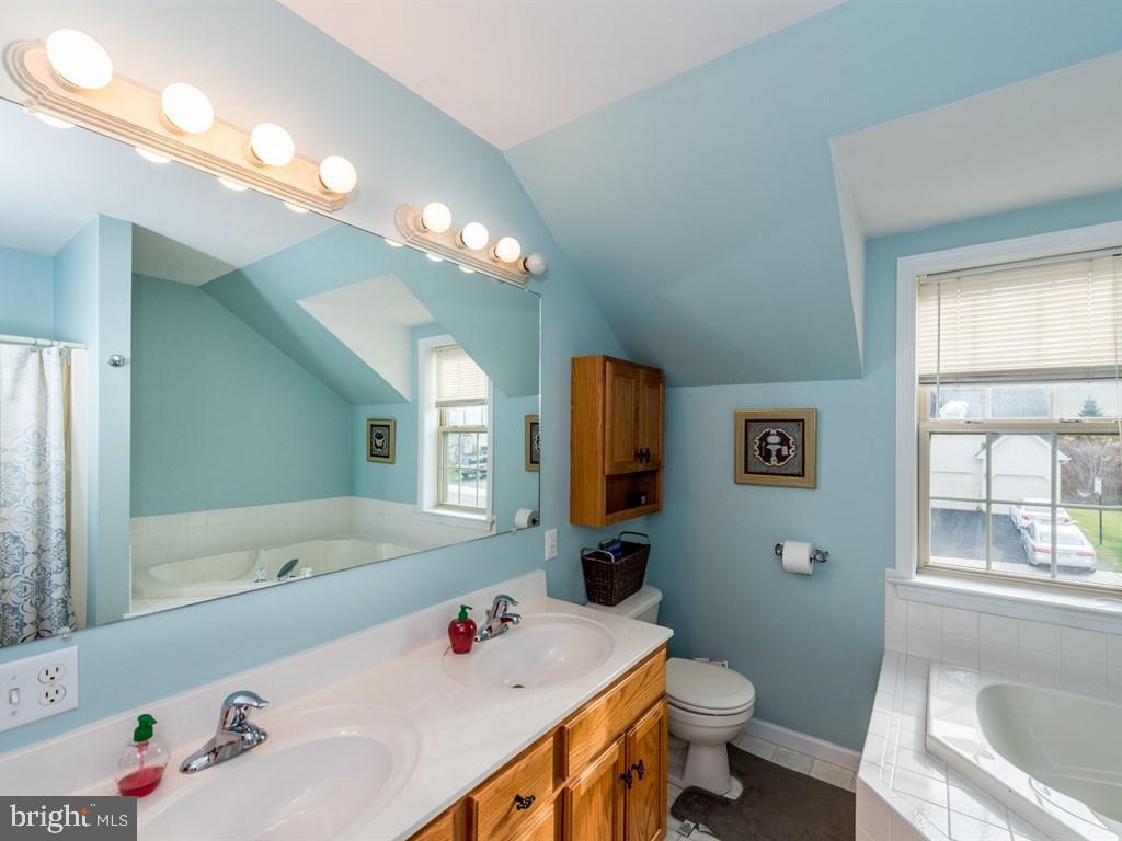 JACOBS CREEK - Residential