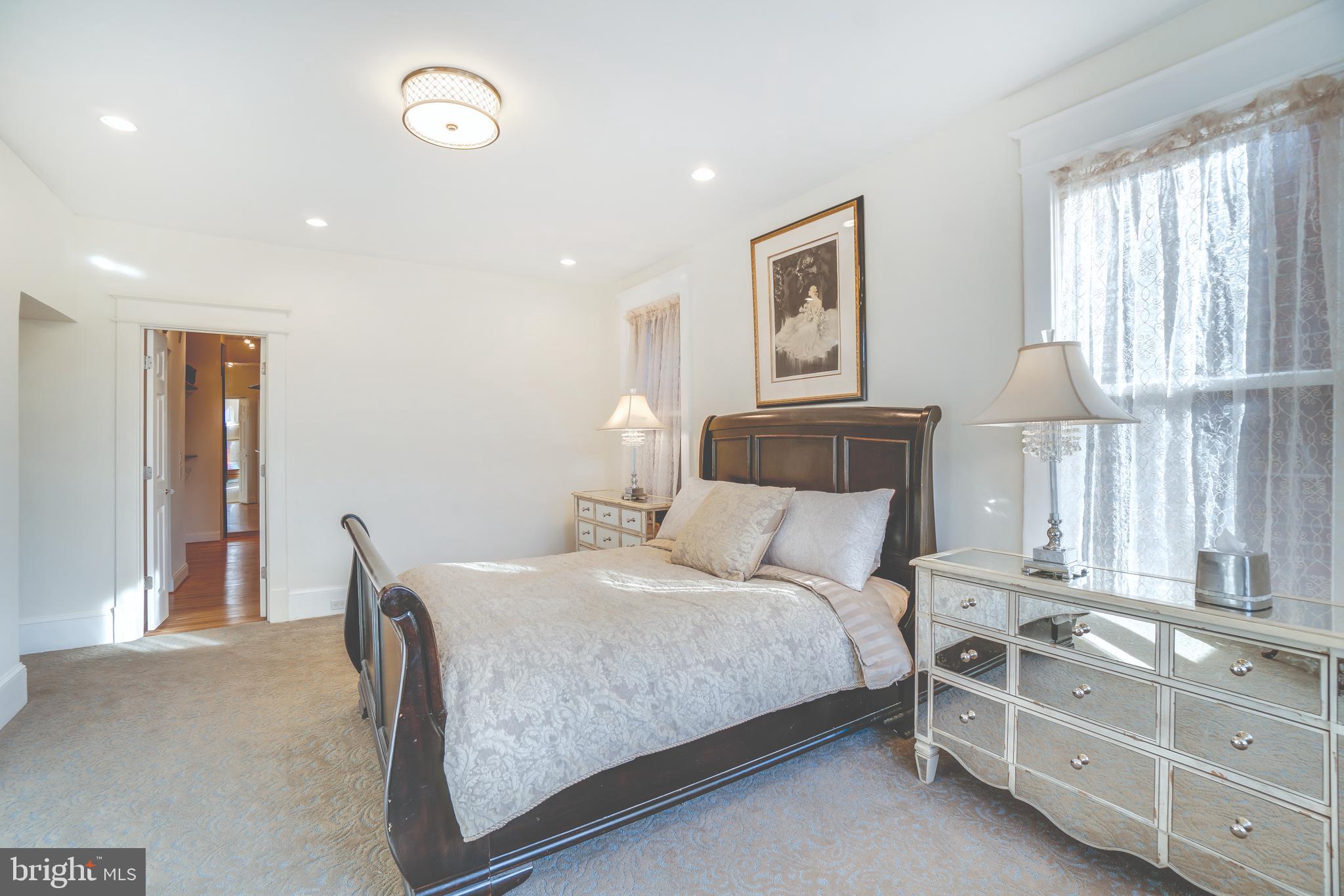 DUPONT CIRCLE - Residential Income