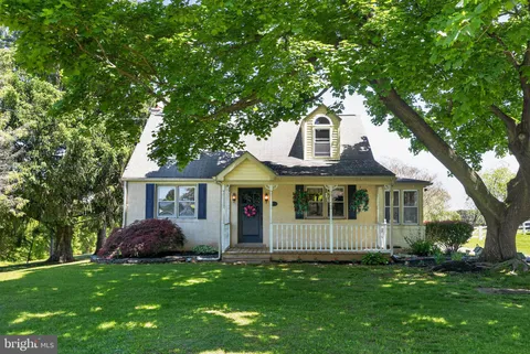 1525 College Avenue, Collegeville, PA 19426 - MLS#: PAMC2178842