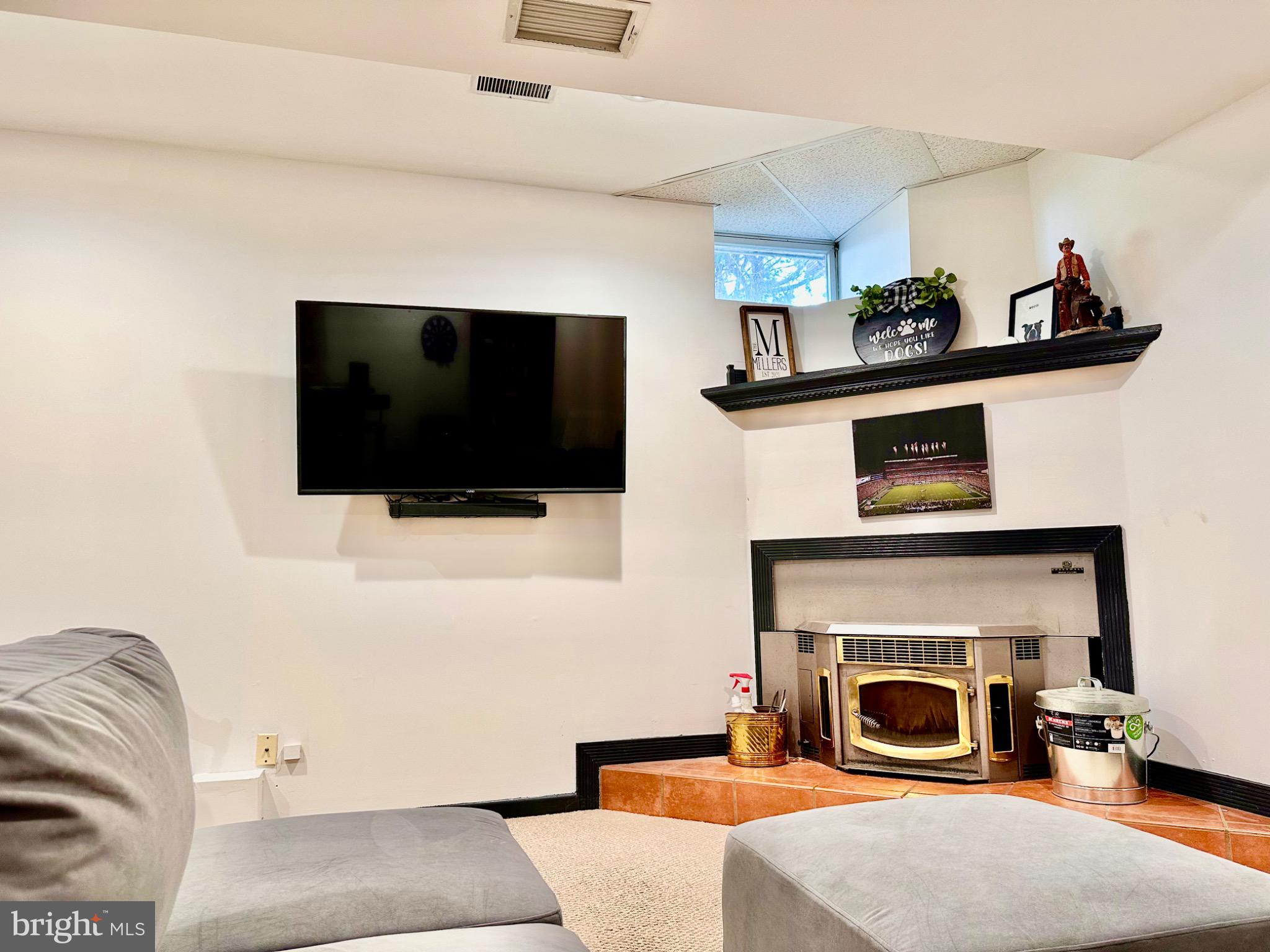 CHESTNUT CROSSING - Residential