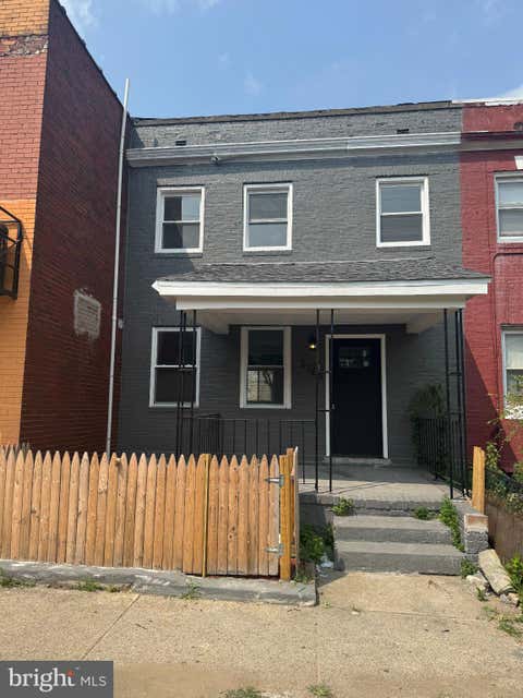Townhouse For Sale - 2365 S 8th St<br/> Camden County, CAMDEN, NJ 08104