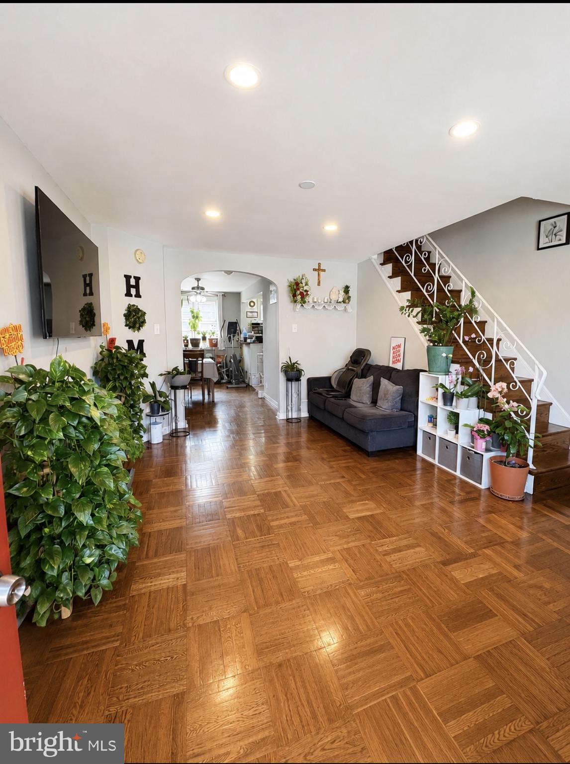 214 DEVEREAUX AVENUE