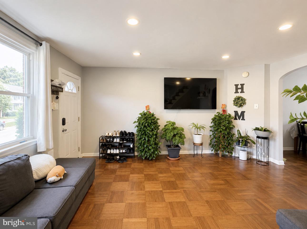 214 DEVEREAUX AVENUE