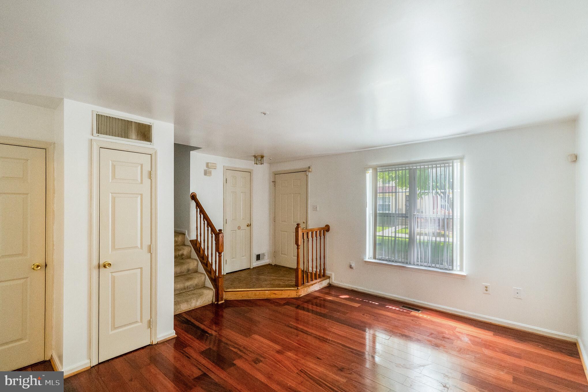 COLONY SQUARE - Residential