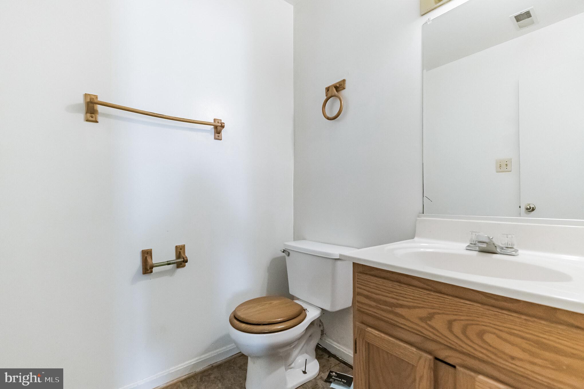 COLONY SQUARE - Residential