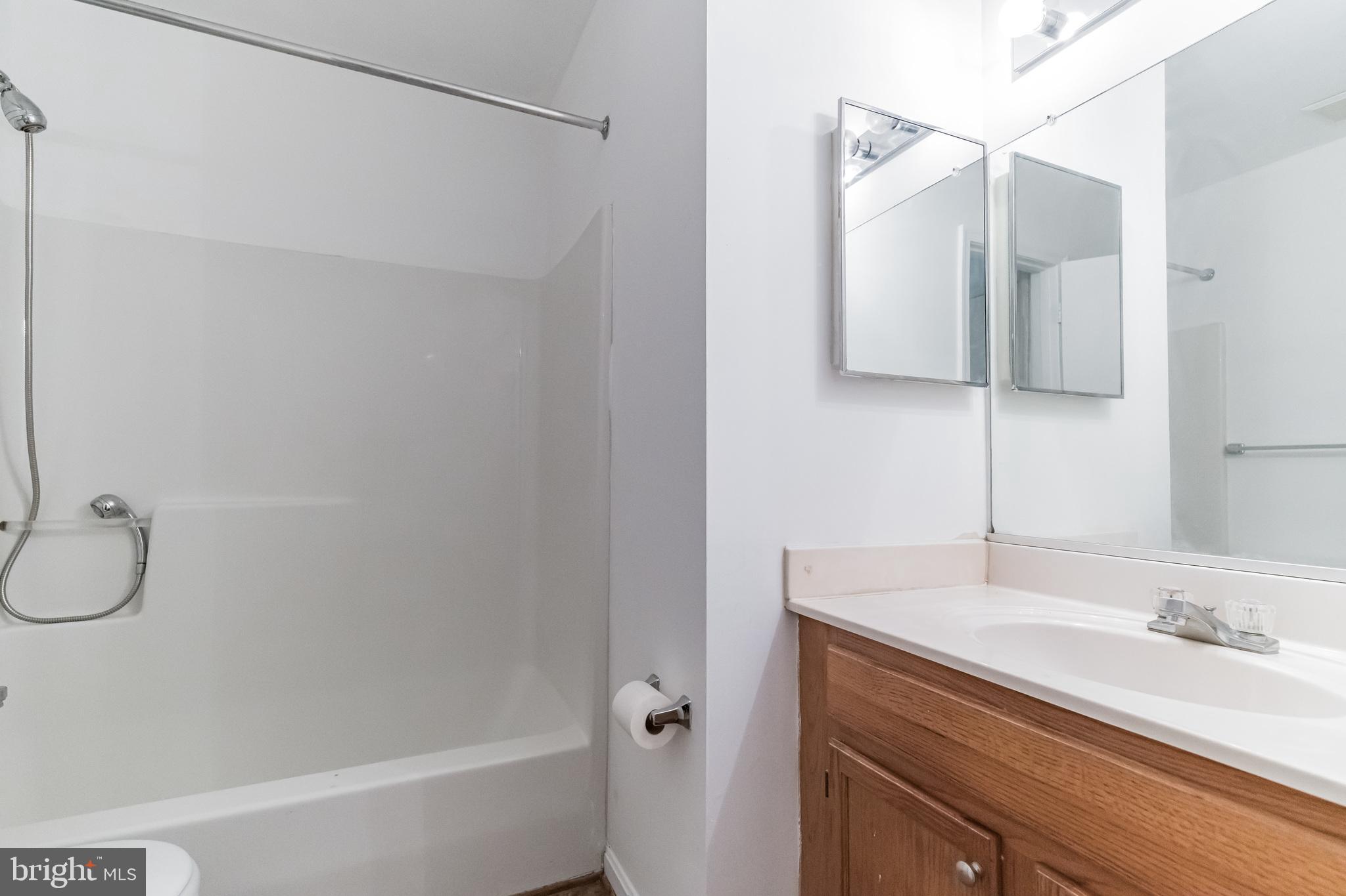 COLONY SQUARE - Residential