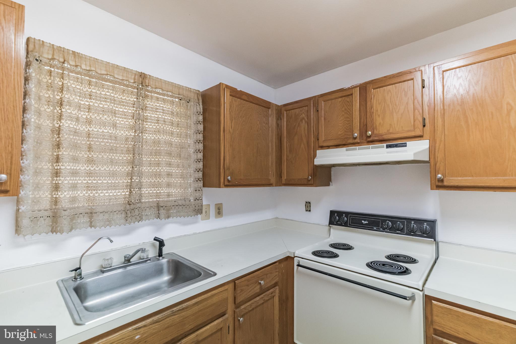 COLONY SQUARE - Residential