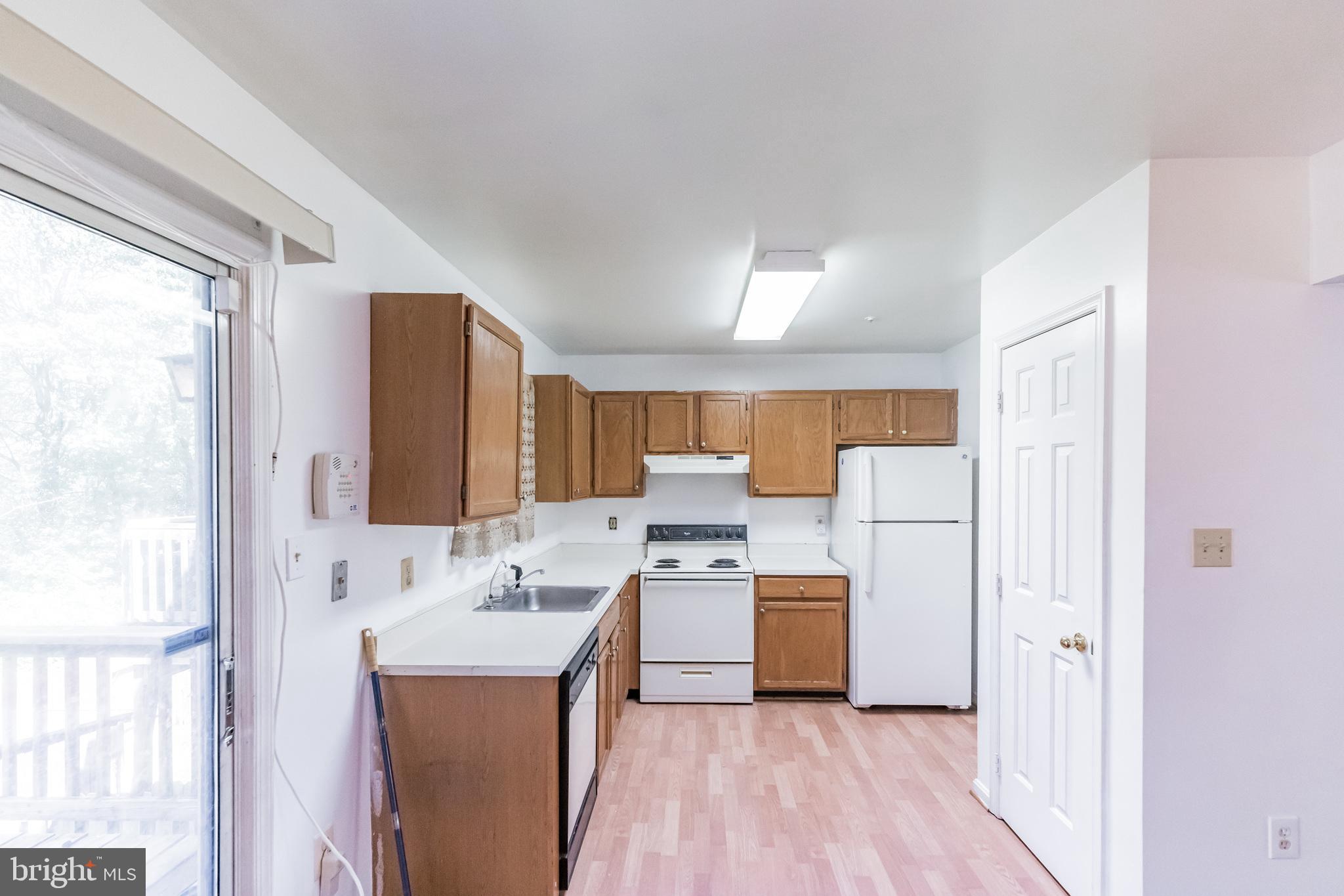 COLONY SQUARE - Residential