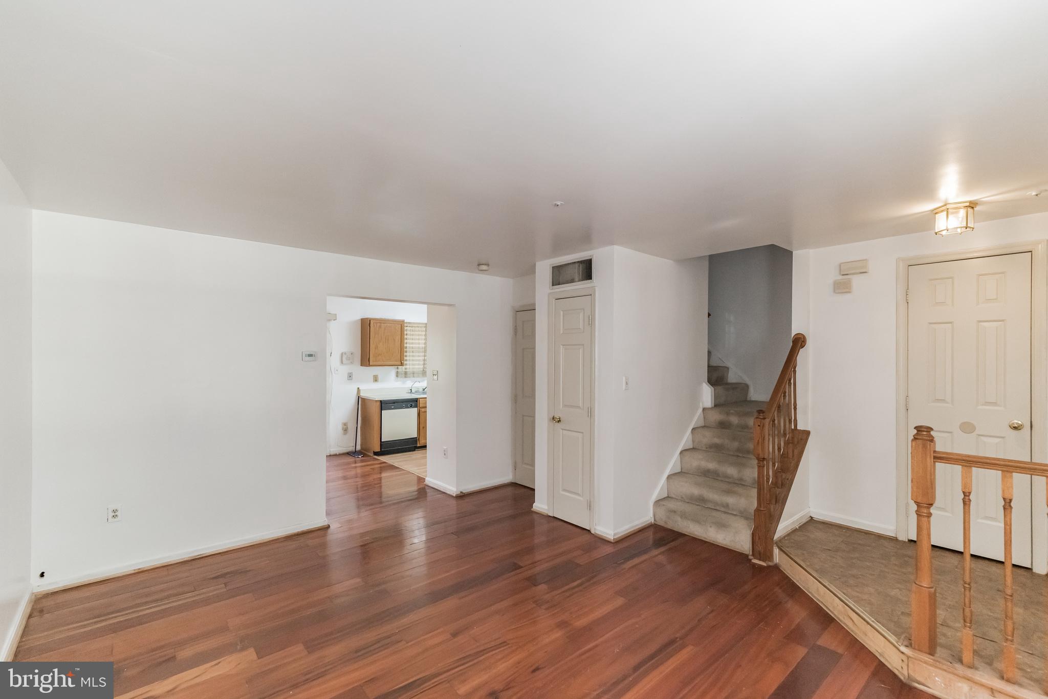 COLONY SQUARE - Residential