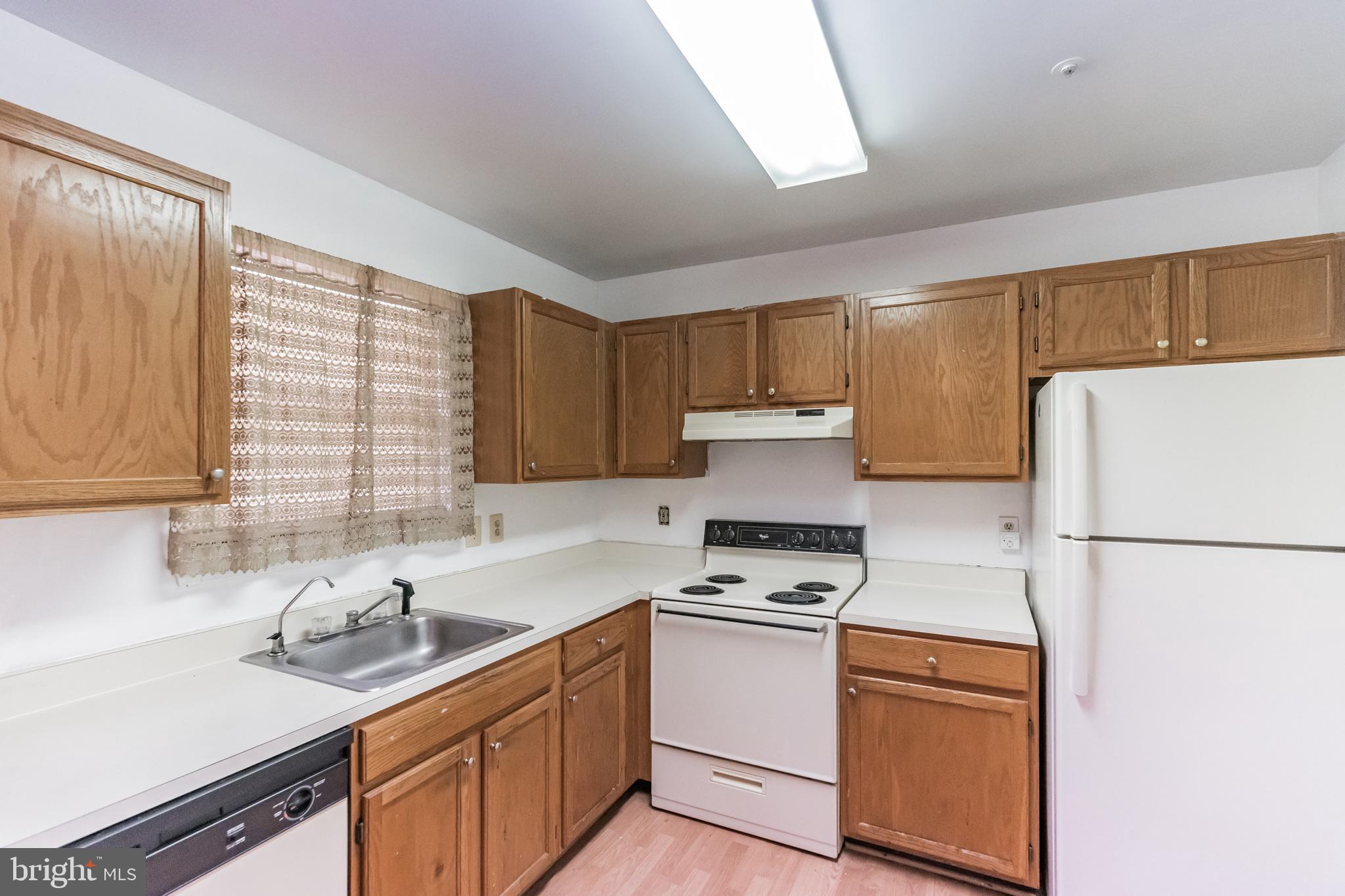 COLONY SQUARE - Residential