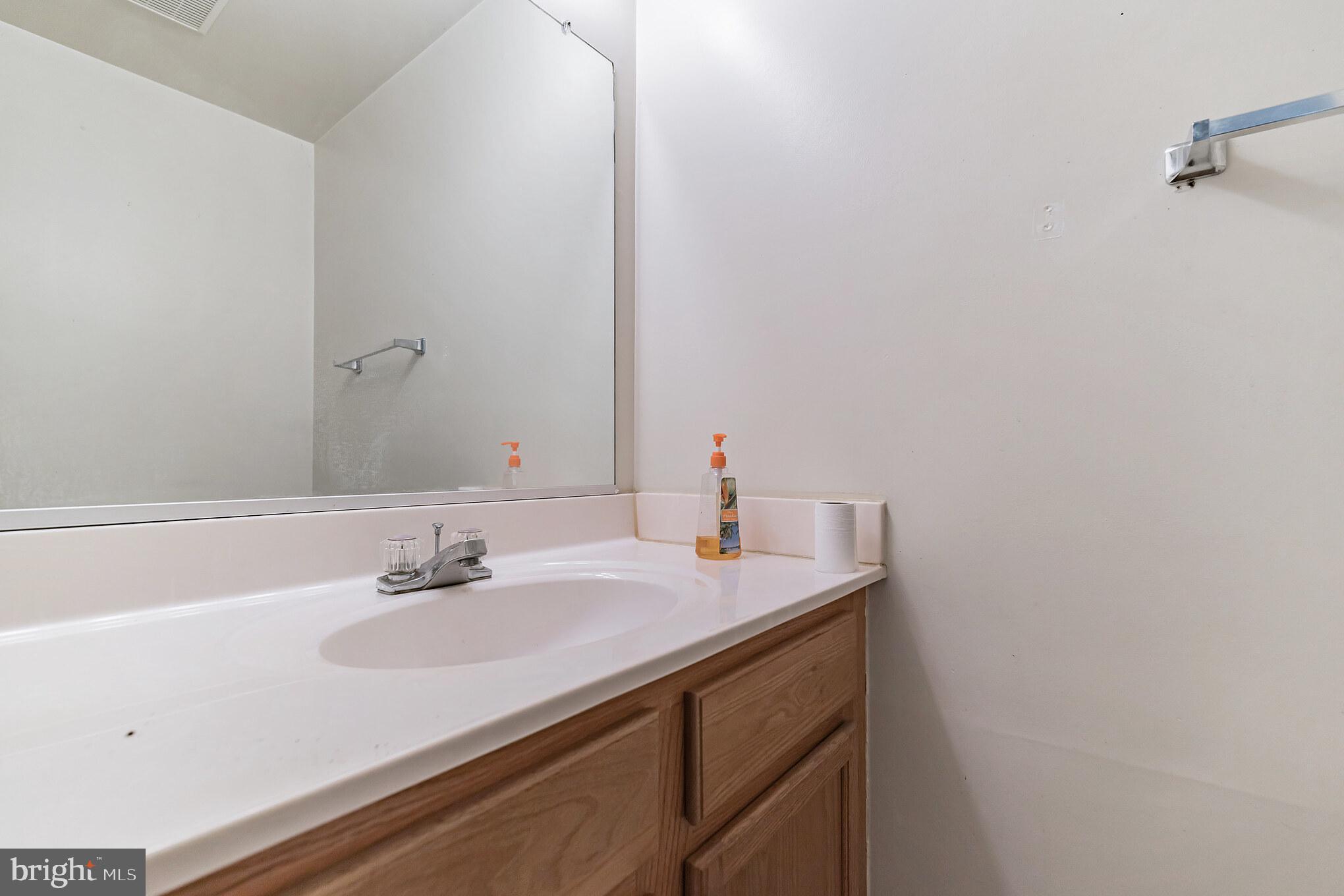 COLONY SQUARE - Residential