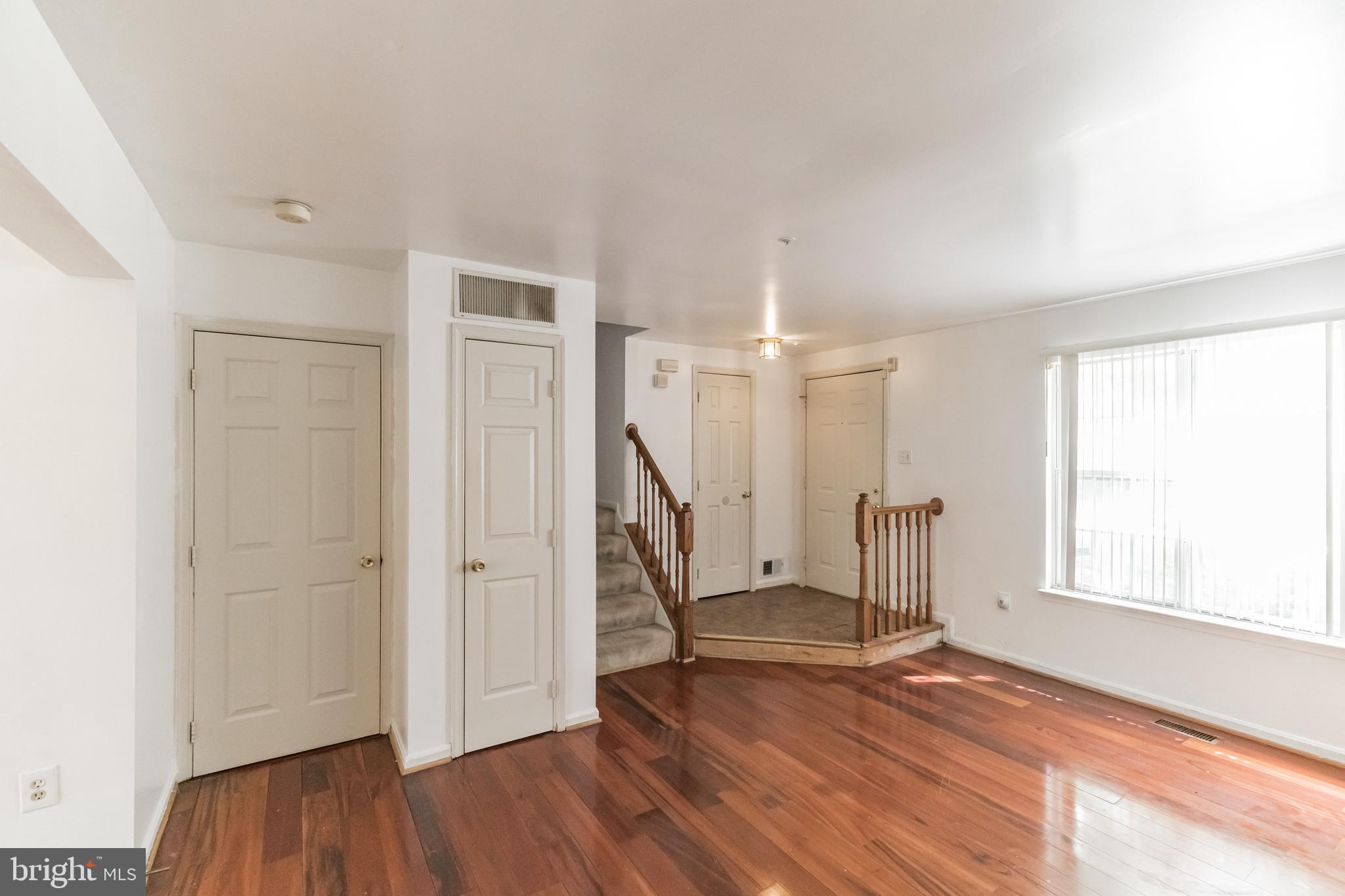 COLONY SQUARE - Residential