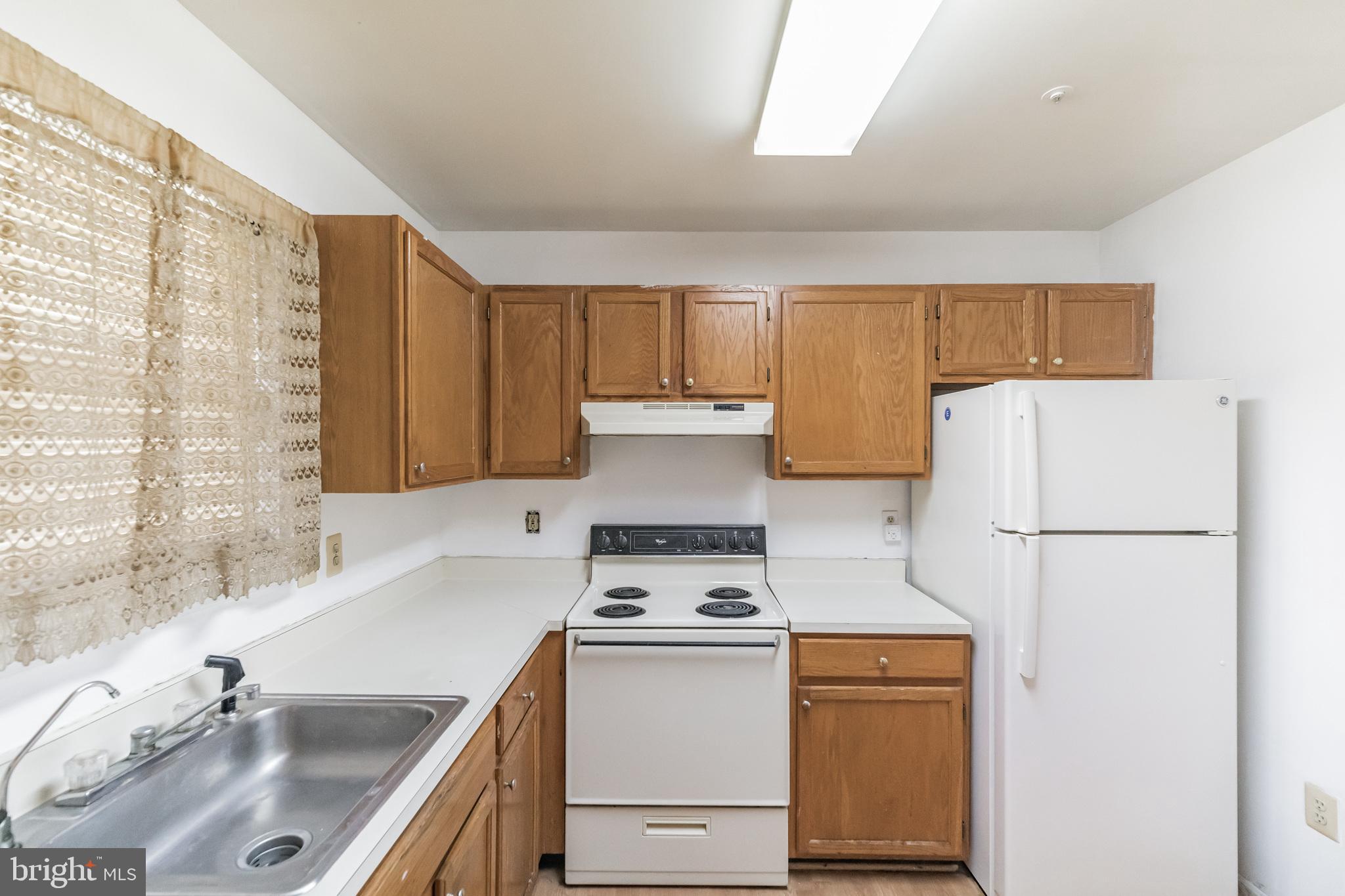 COLONY SQUARE - Residential