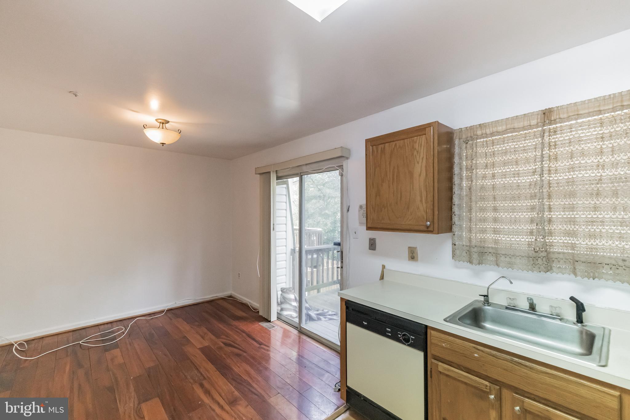 COLONY SQUARE - Residential