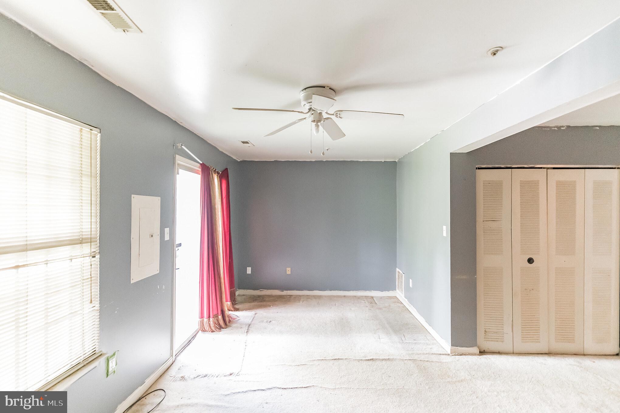 COLONY SQUARE - Residential