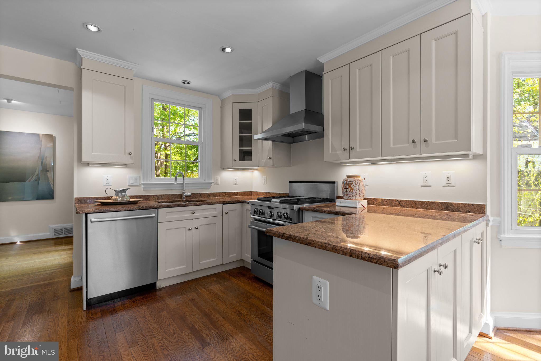 WOODACRES - Residential