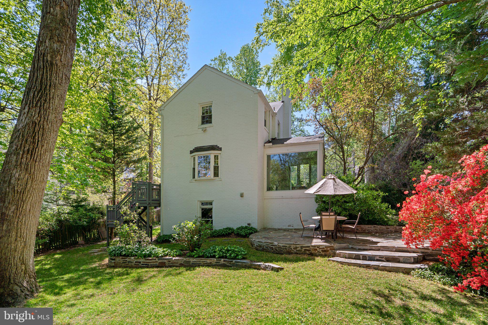 WOODACRES - Residential