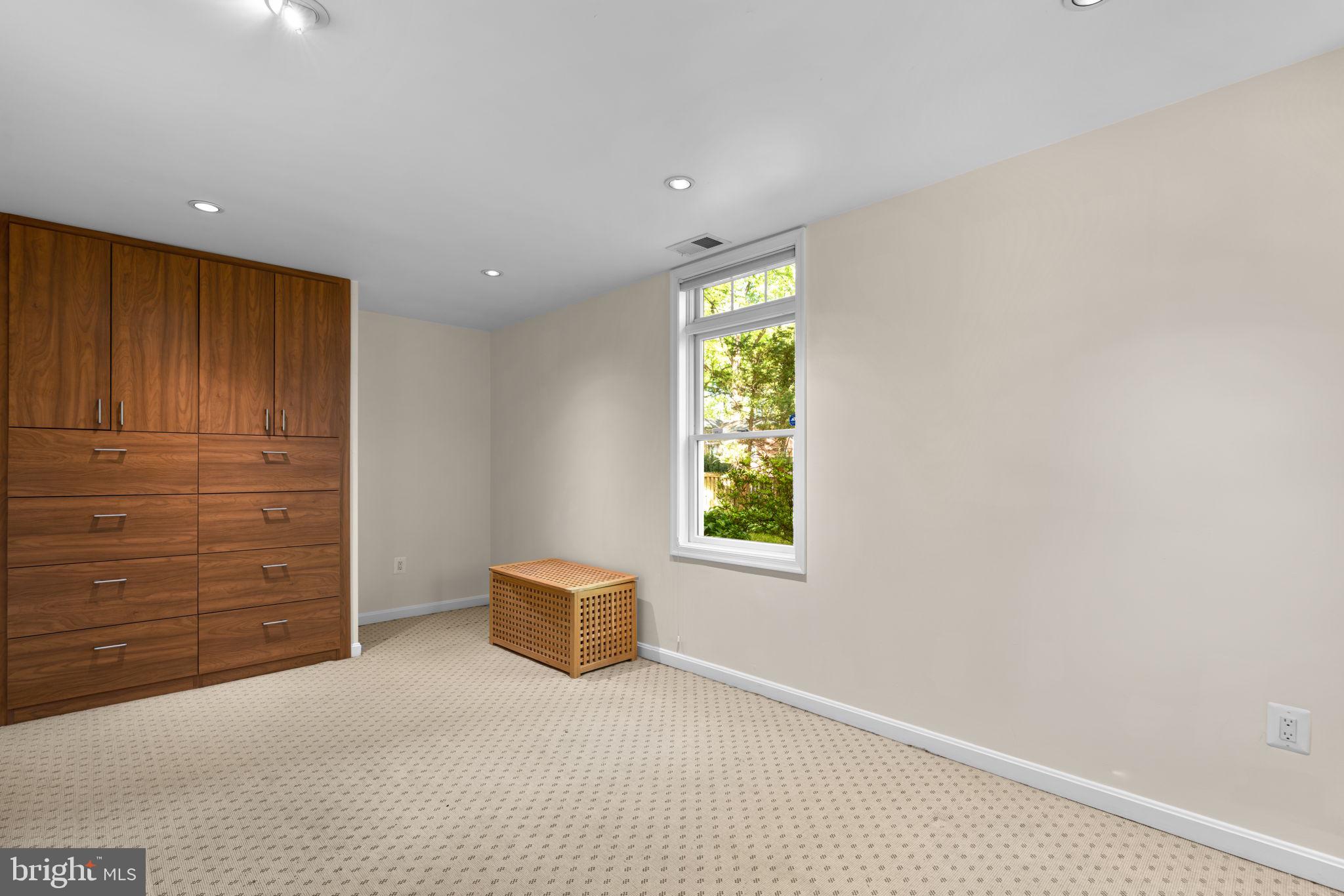 WOODACRES - Residential