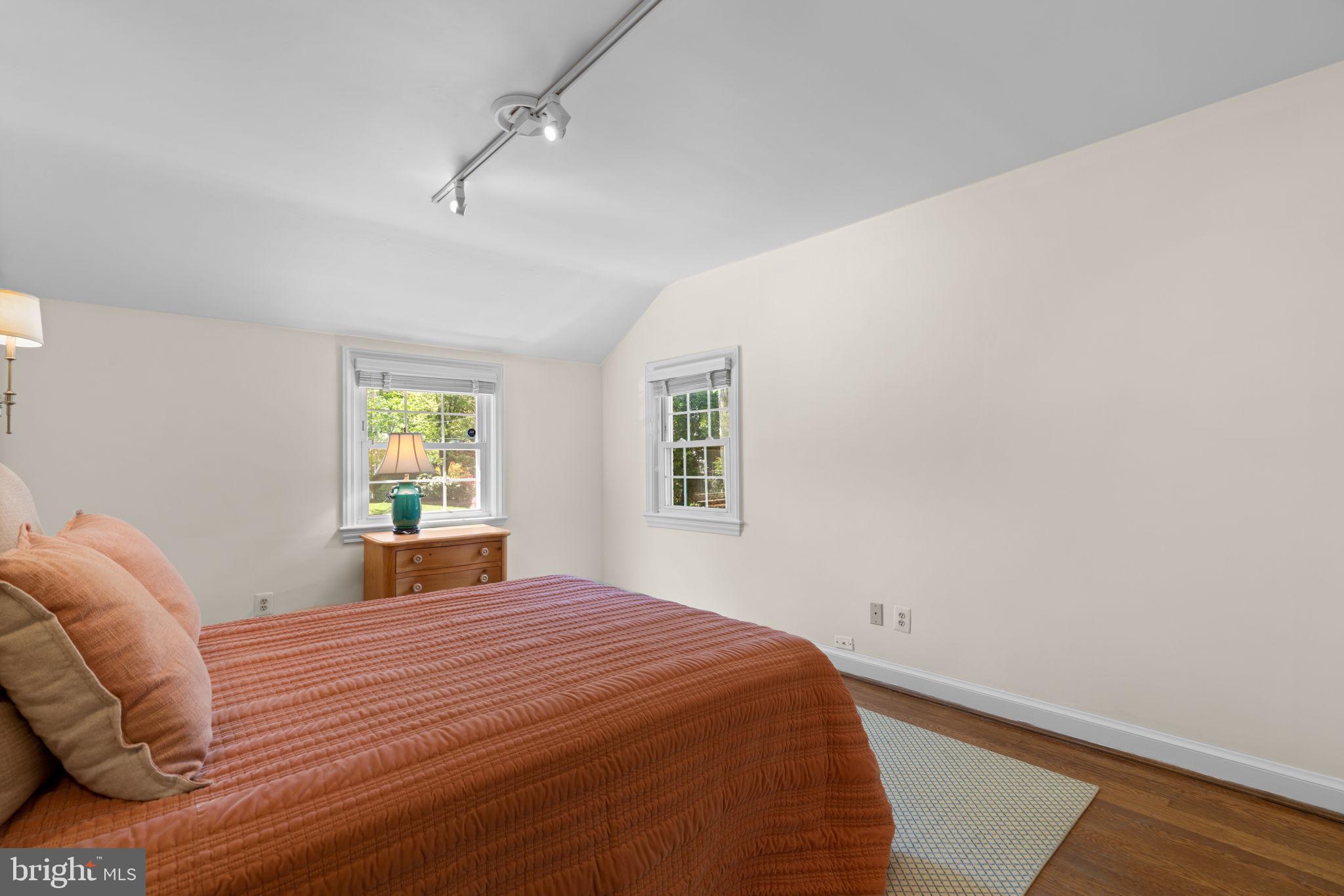 WOODACRES - Residential