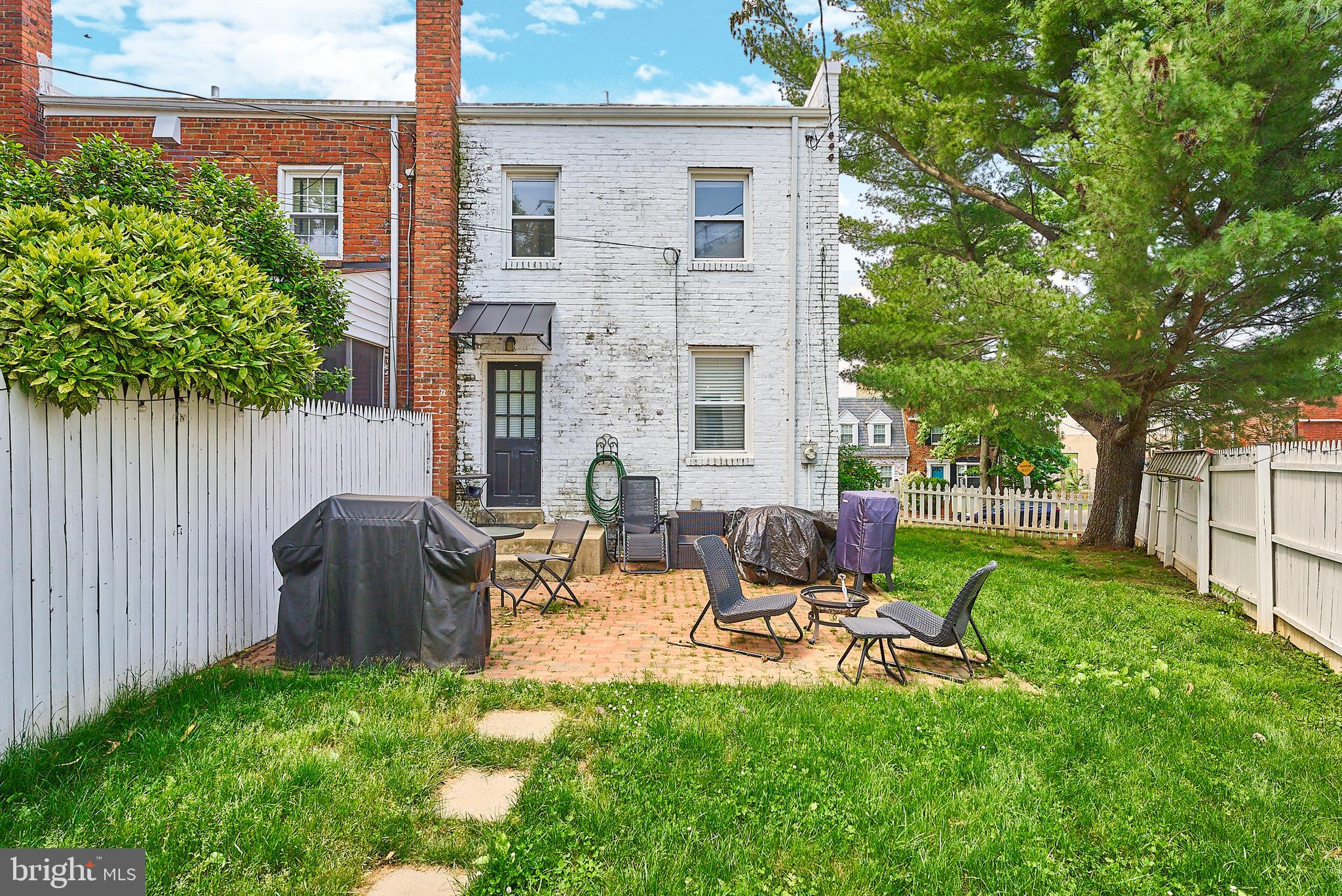 GLEBEWOOD - Residential Lease