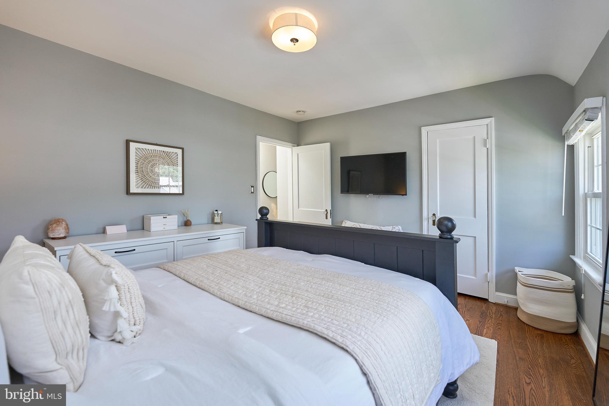 GLEBEWOOD - Residential Lease